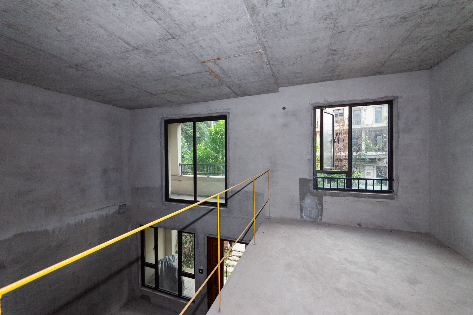 龙湖璟宸原著（龙湖紫宸）  5室2厅3卫    220.0万卧室