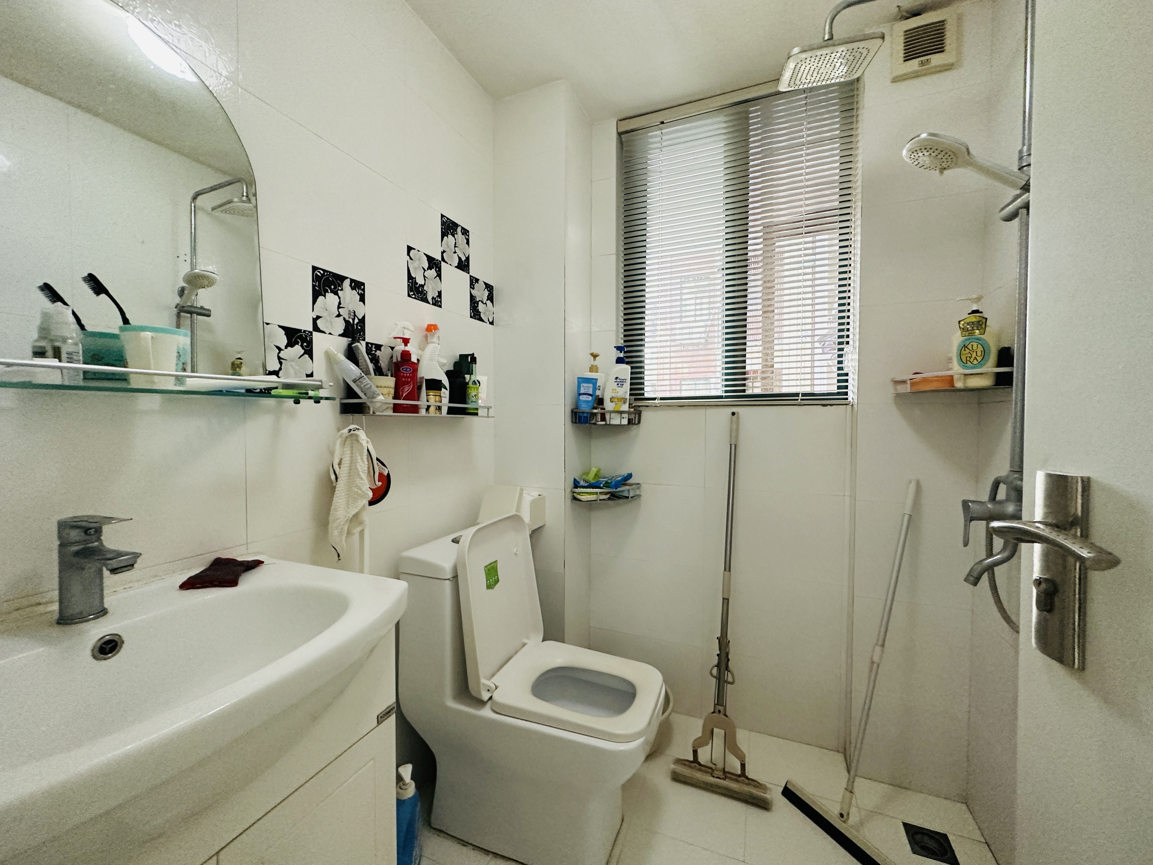 御景峰 2室2厅1卫 118.00万 御景峰 2室2厅1卫 118.00万卫生间