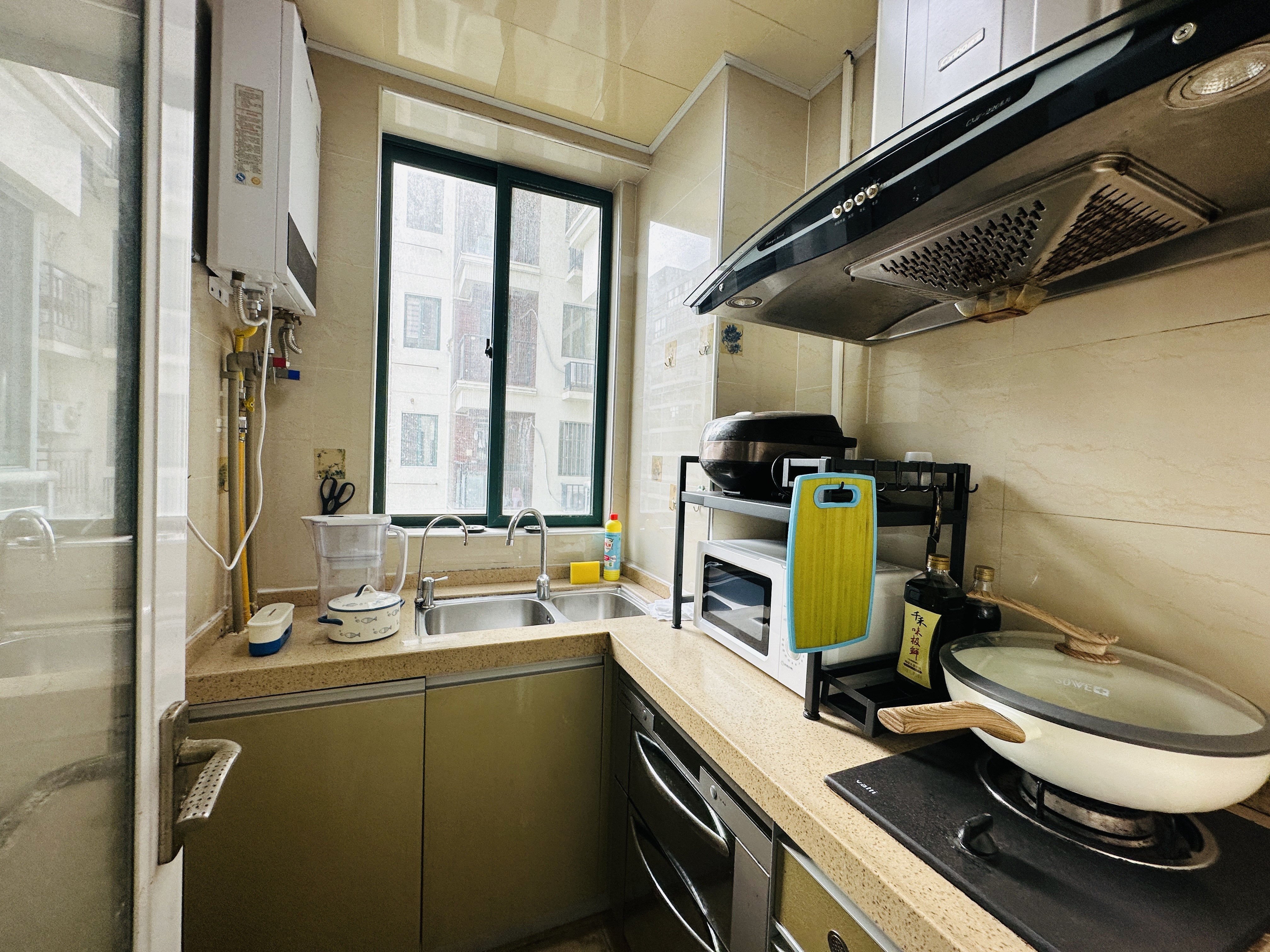 御景峰 2室2厅1卫 132.00万 御景峰 2室2厅1卫 132.00万厨房