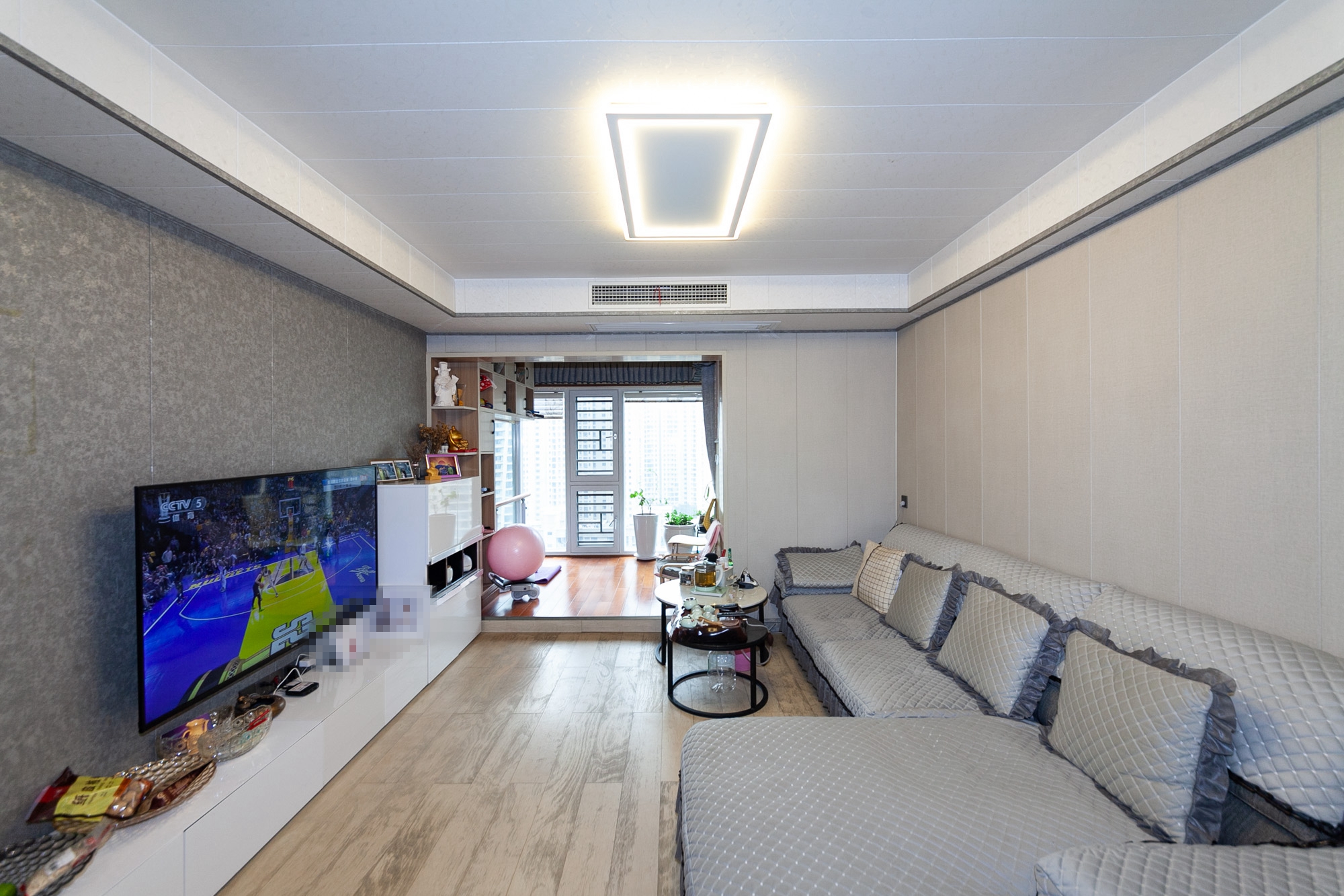 勤诚达境界城  4室2厅2卫    130.0万客厅