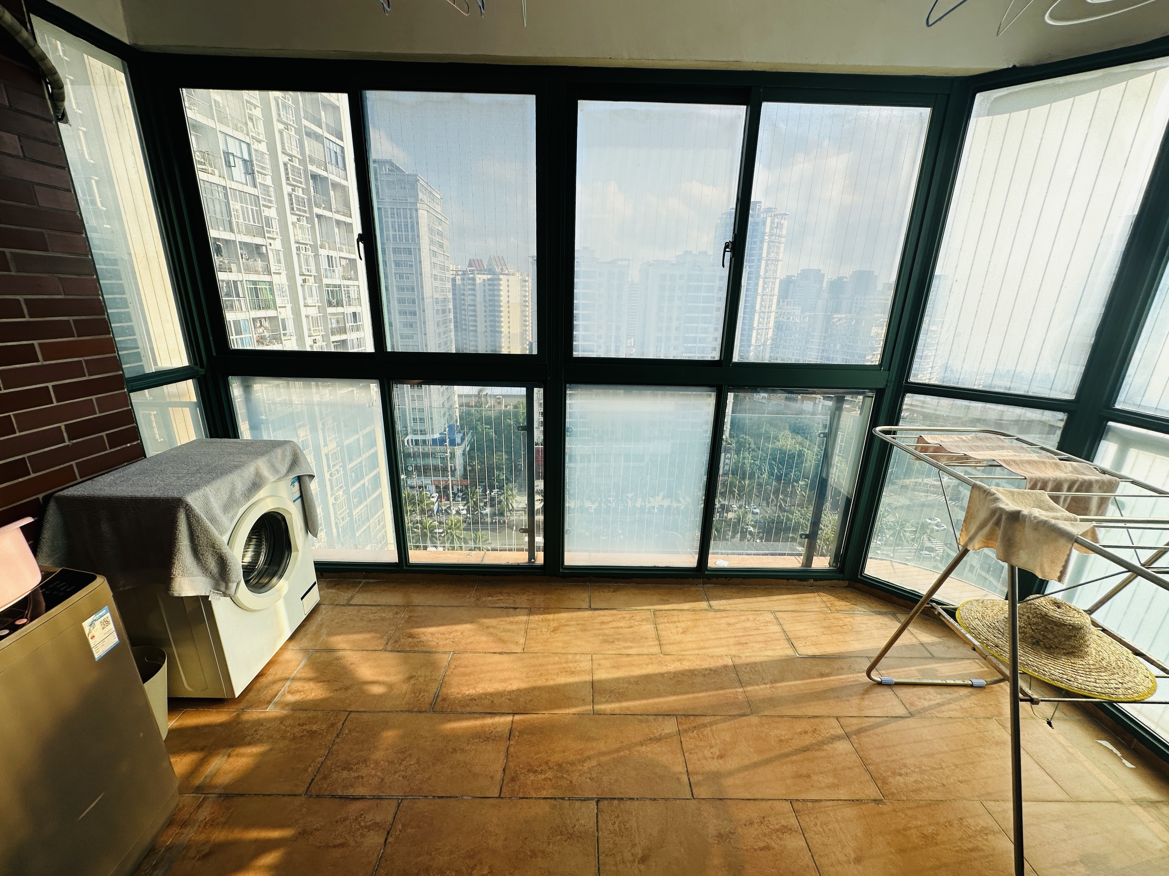 御景峰 2室2厅1卫 142.0万 御景峰 2室2厅1卫 142.0万阳台