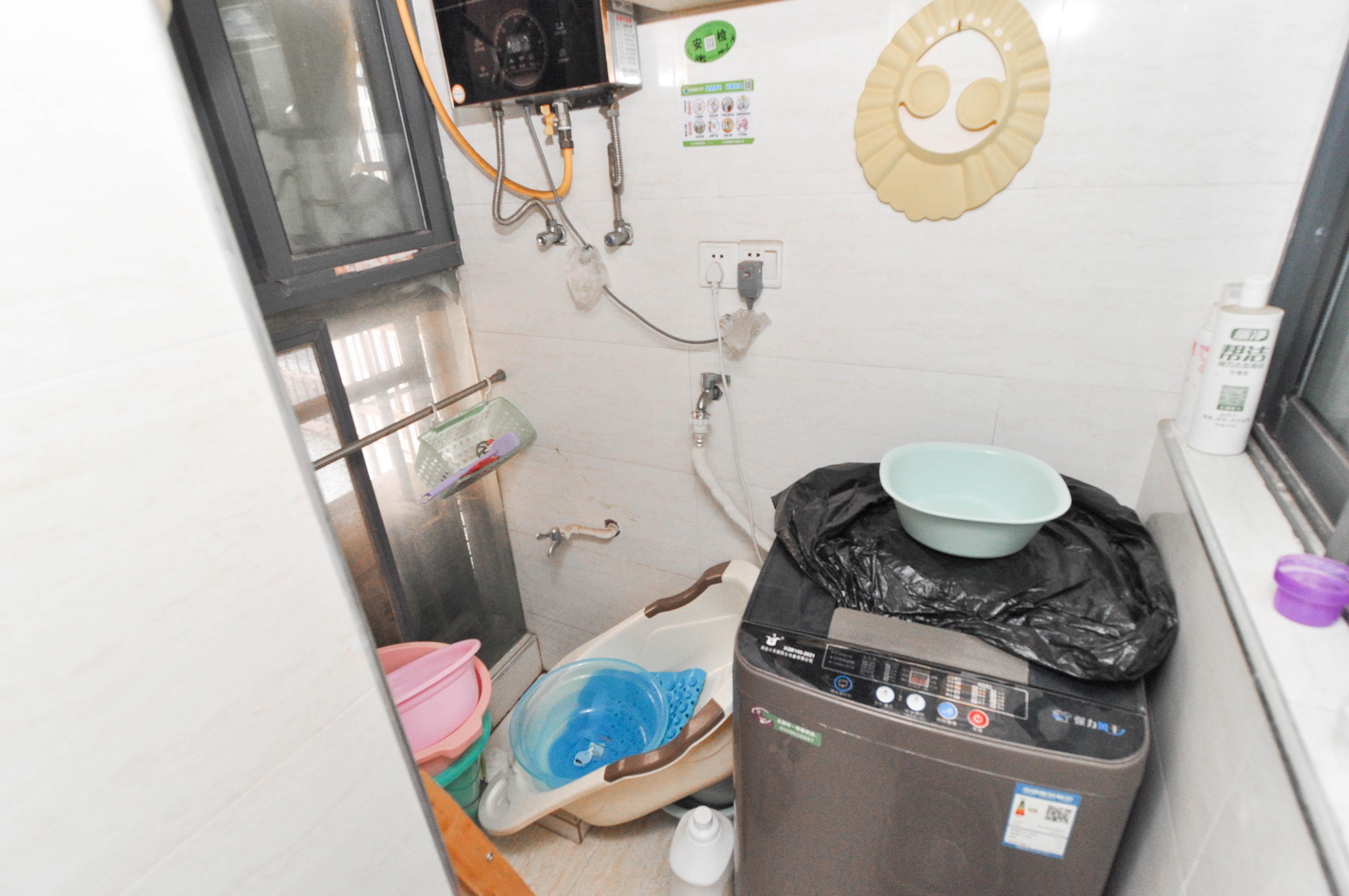 翡翠华庭  3室2厅1卫   86.80万卧室