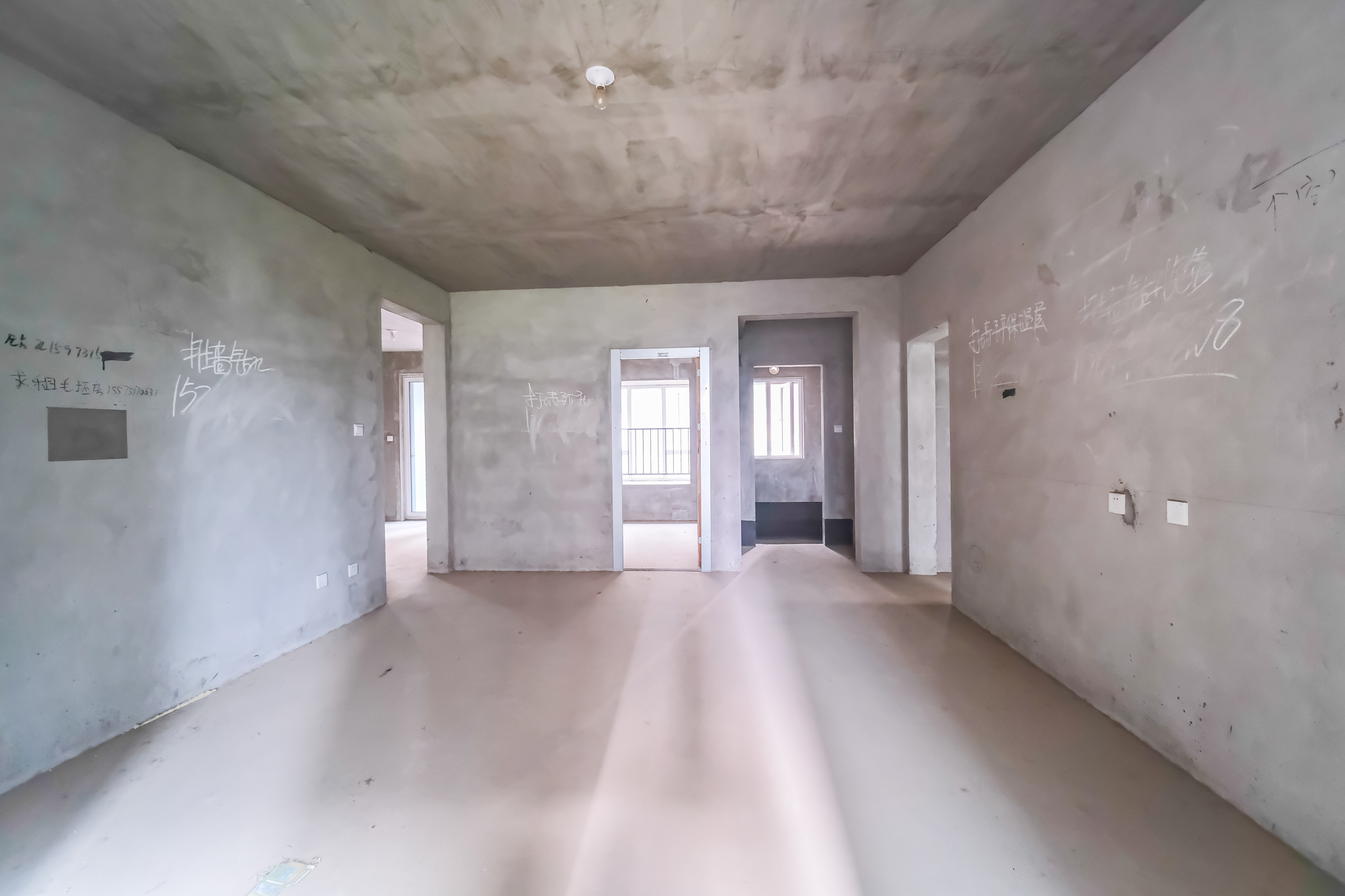 荣盛花语城  3室2厅2卫    79.8万 荣盛花语城  3室2厅2卫    79.8万客厅