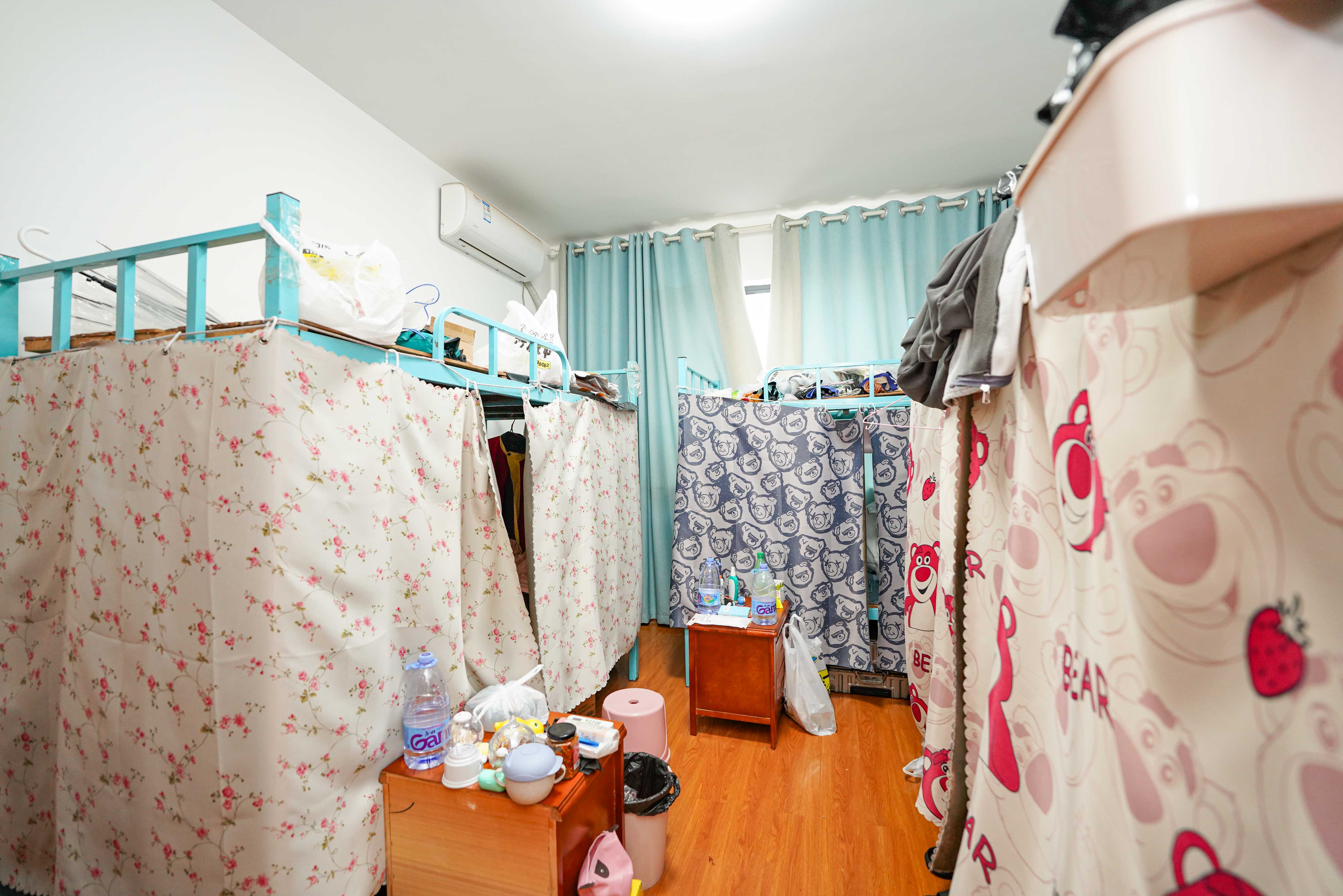 中悦领秀城  3室2厅2卫   65.00万卧室
