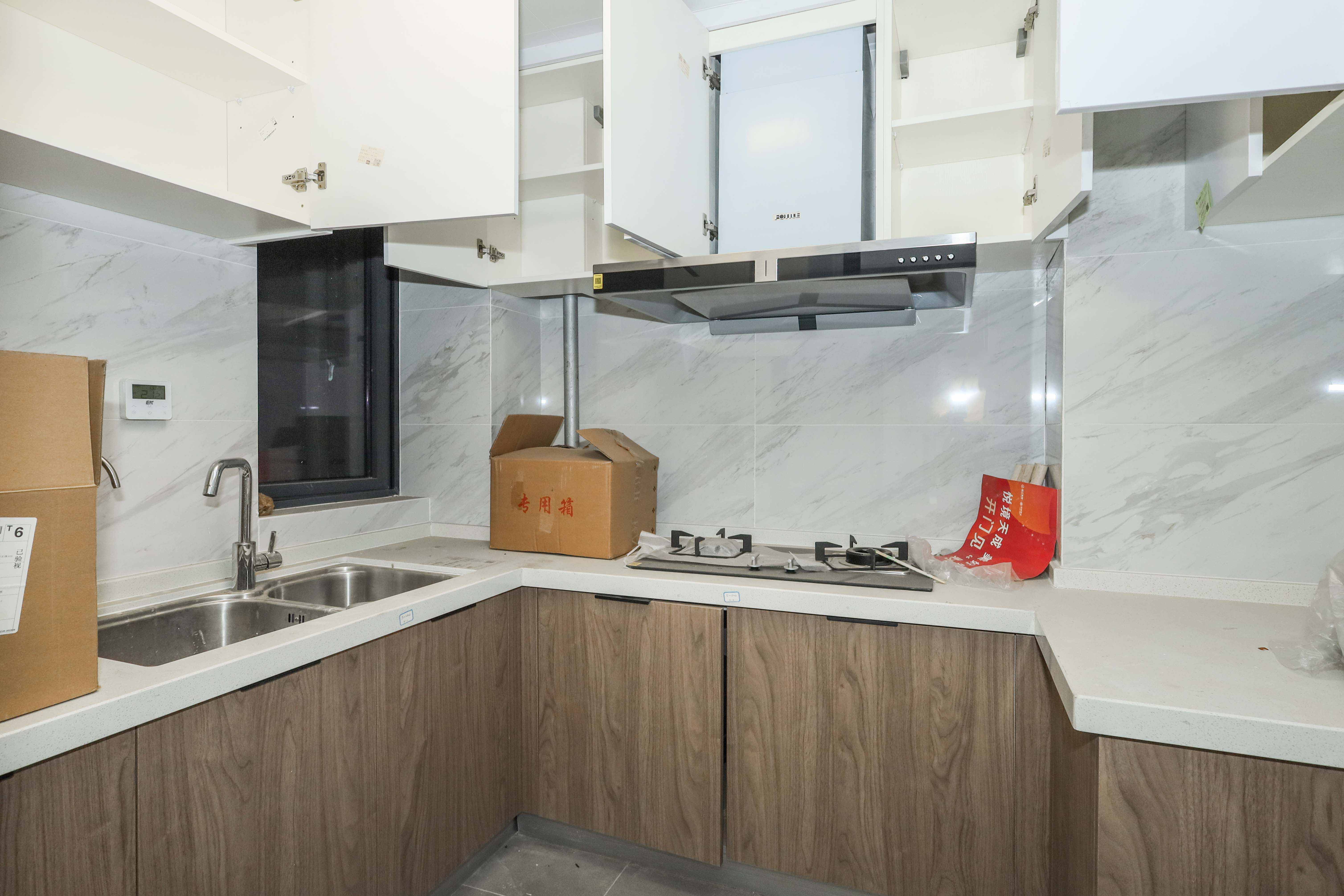 梦想新天地  3室2厅2卫    150.0万厨房