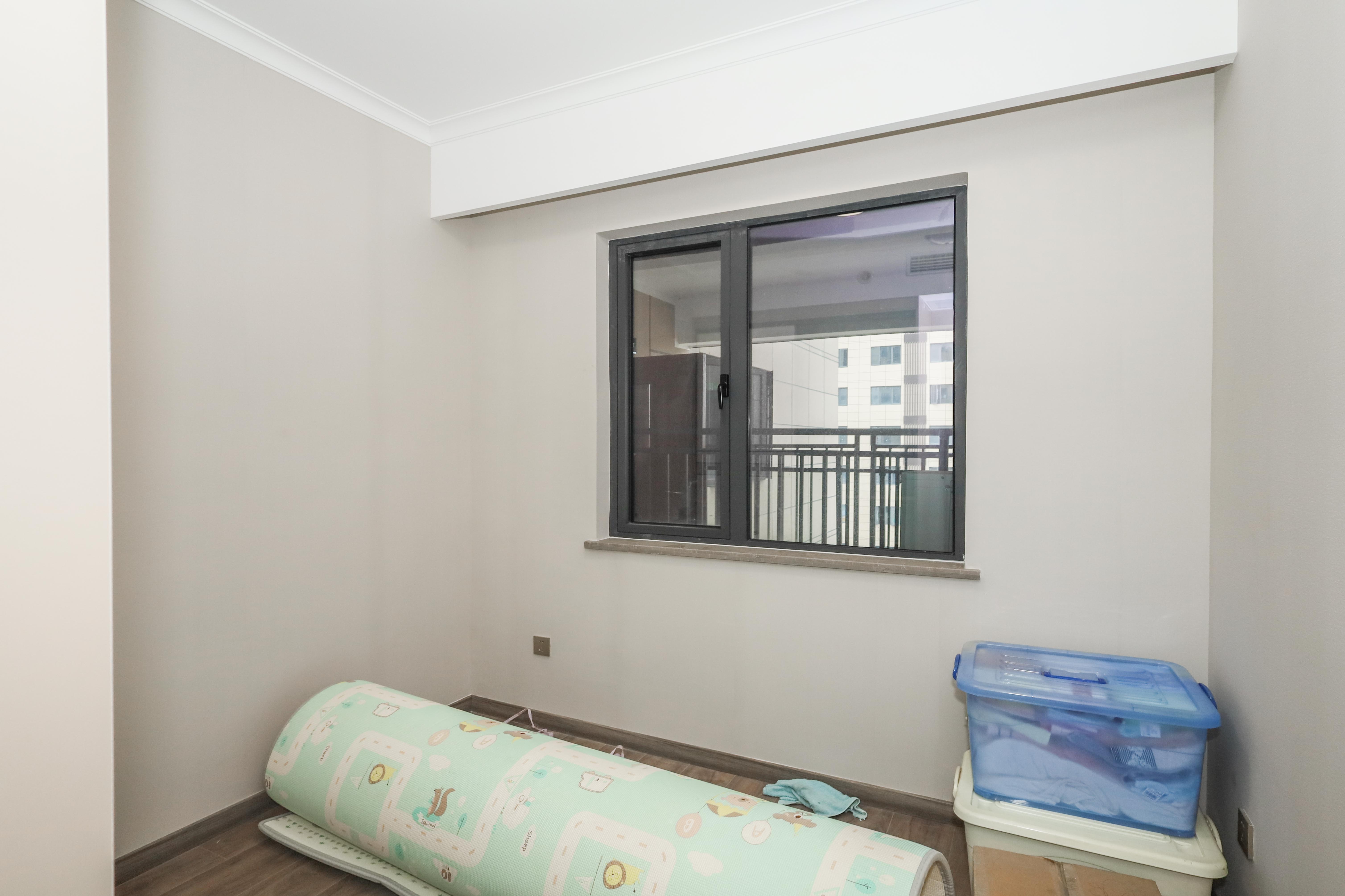 梦想新天地  3室2厅2卫    150.0万卧室