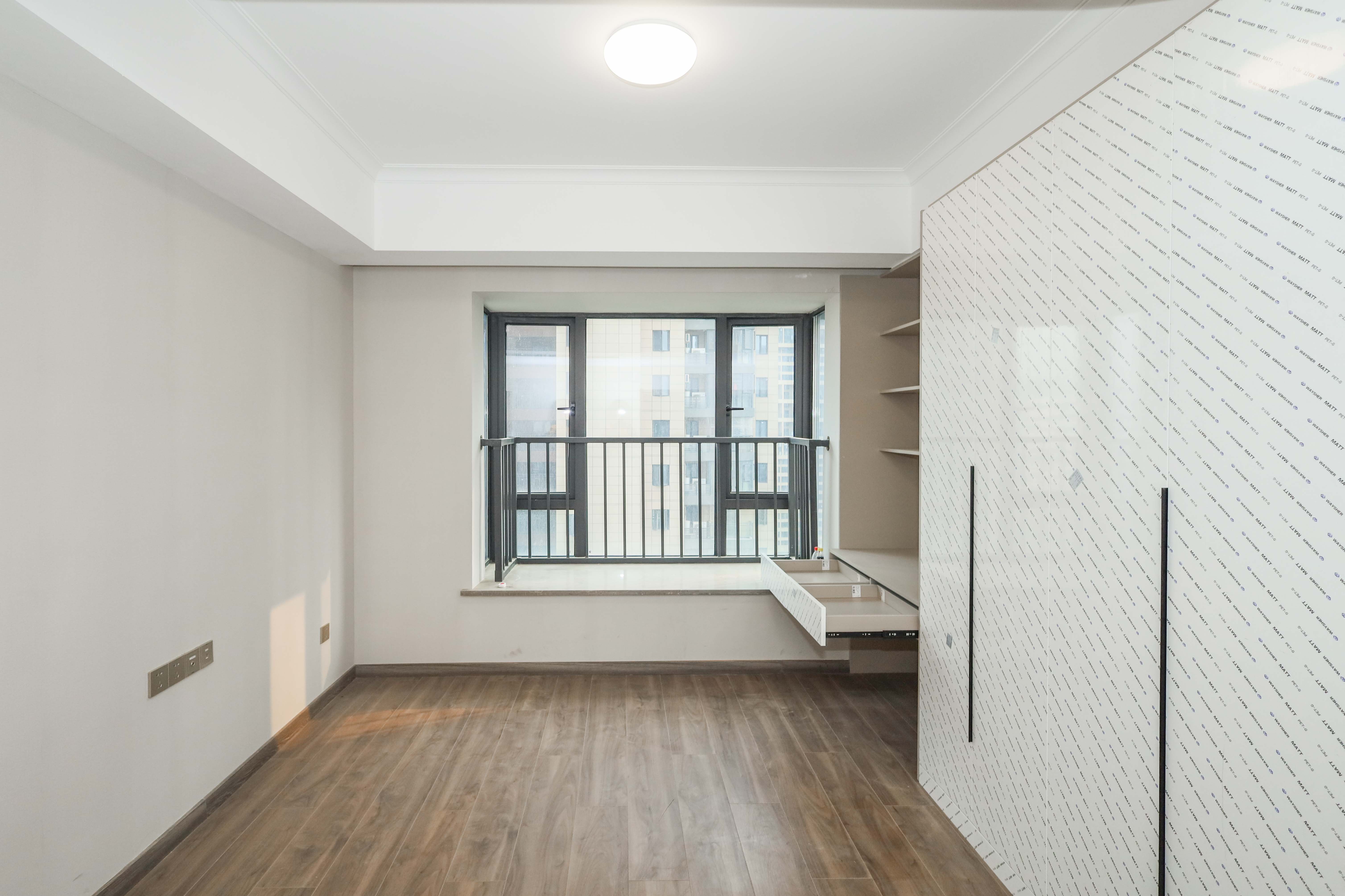 梦想新天地  3室2厅2卫    150.0万卧室