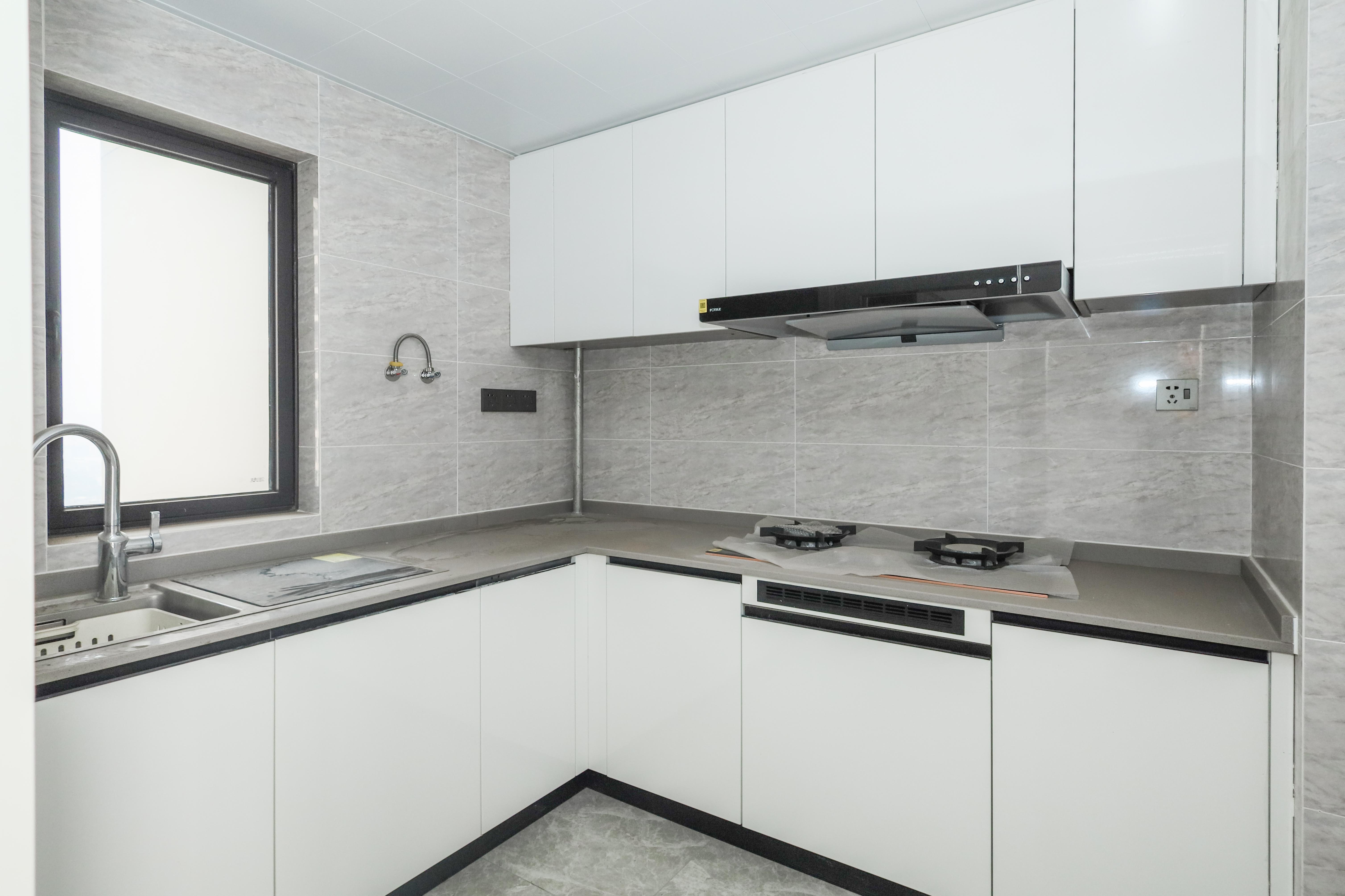 万科金色梦想C区  4室2厅2卫    200.0万厨房