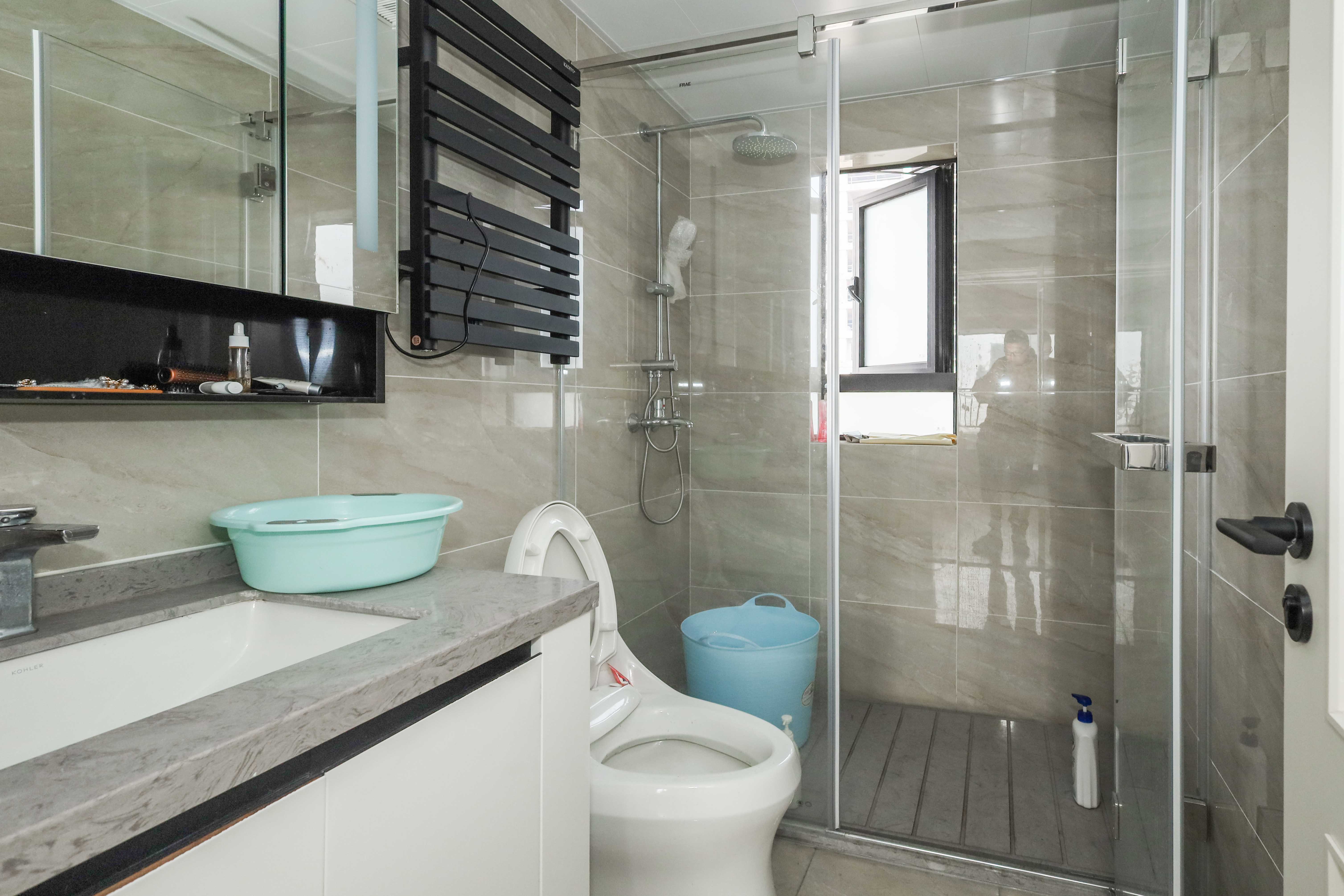 万科金色梦想C区  4室2厅2卫    200.0万卫生间