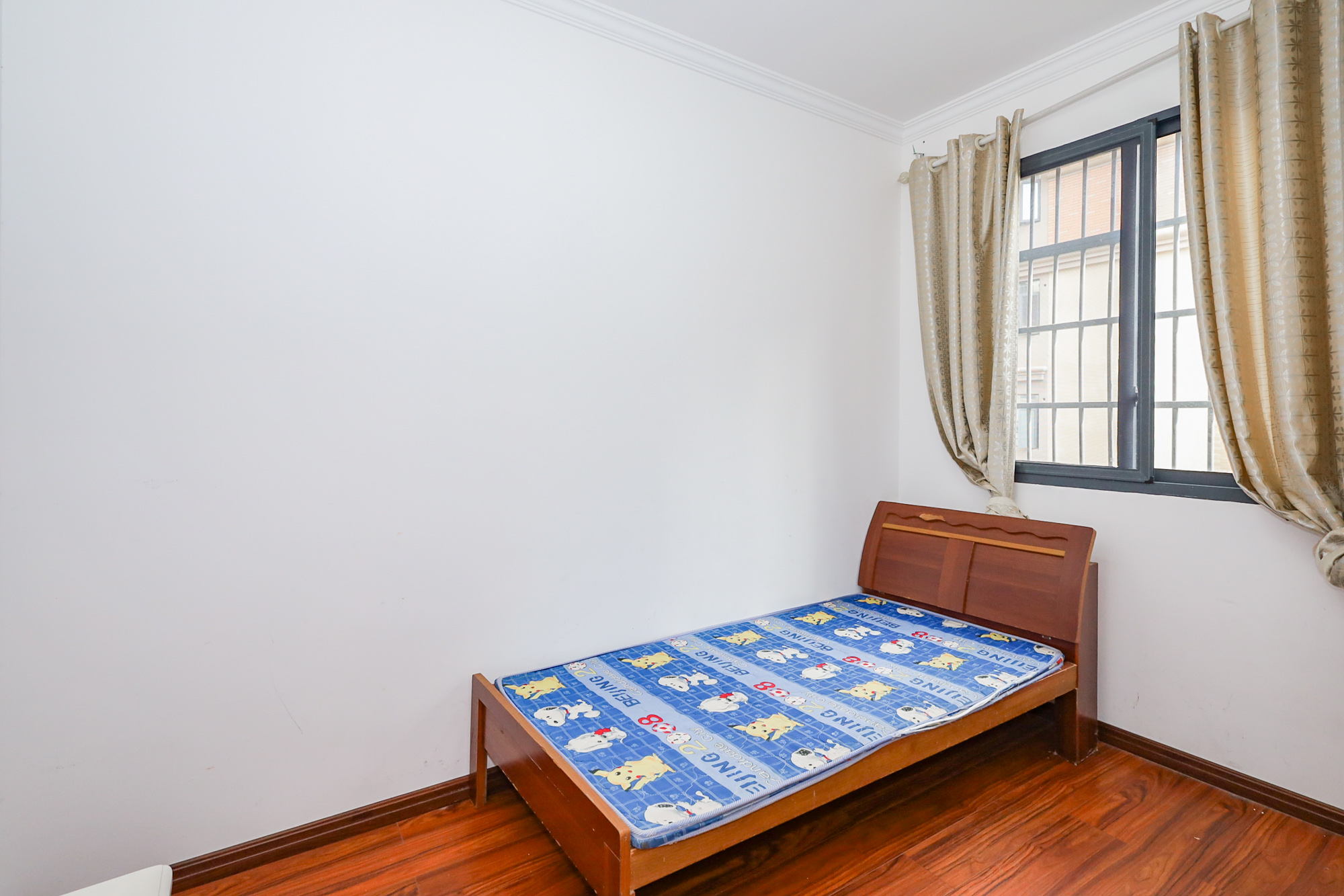 澳海澜庭 3室1厅1卫 76.00万 澳海澜庭 3室1厅1卫 76.00万卧室