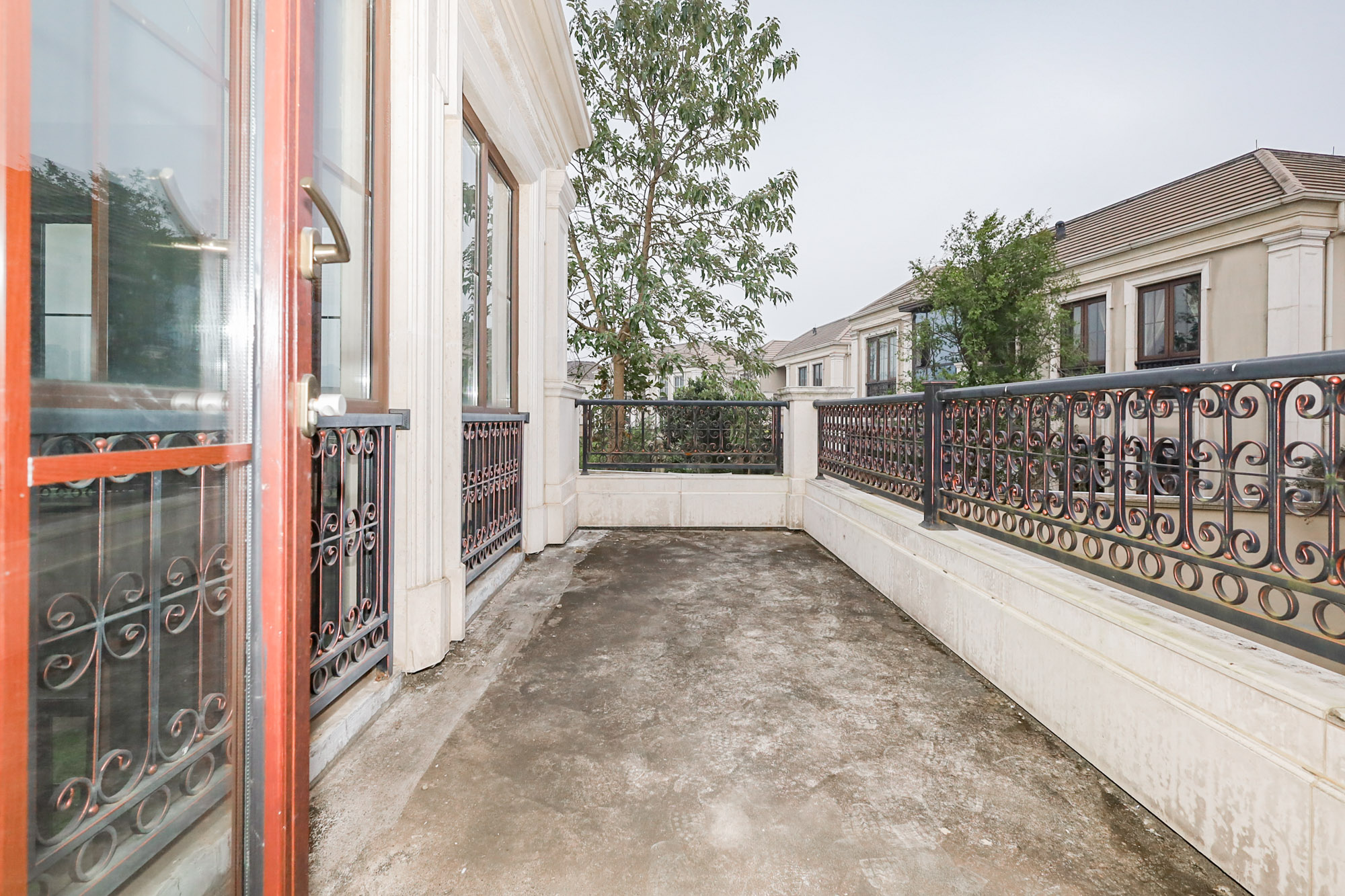 绿城高尔夫小镇  5室2厅2卫    1080.0万 绿城高尔夫小镇  5室2厅2卫    1080.0万阳台