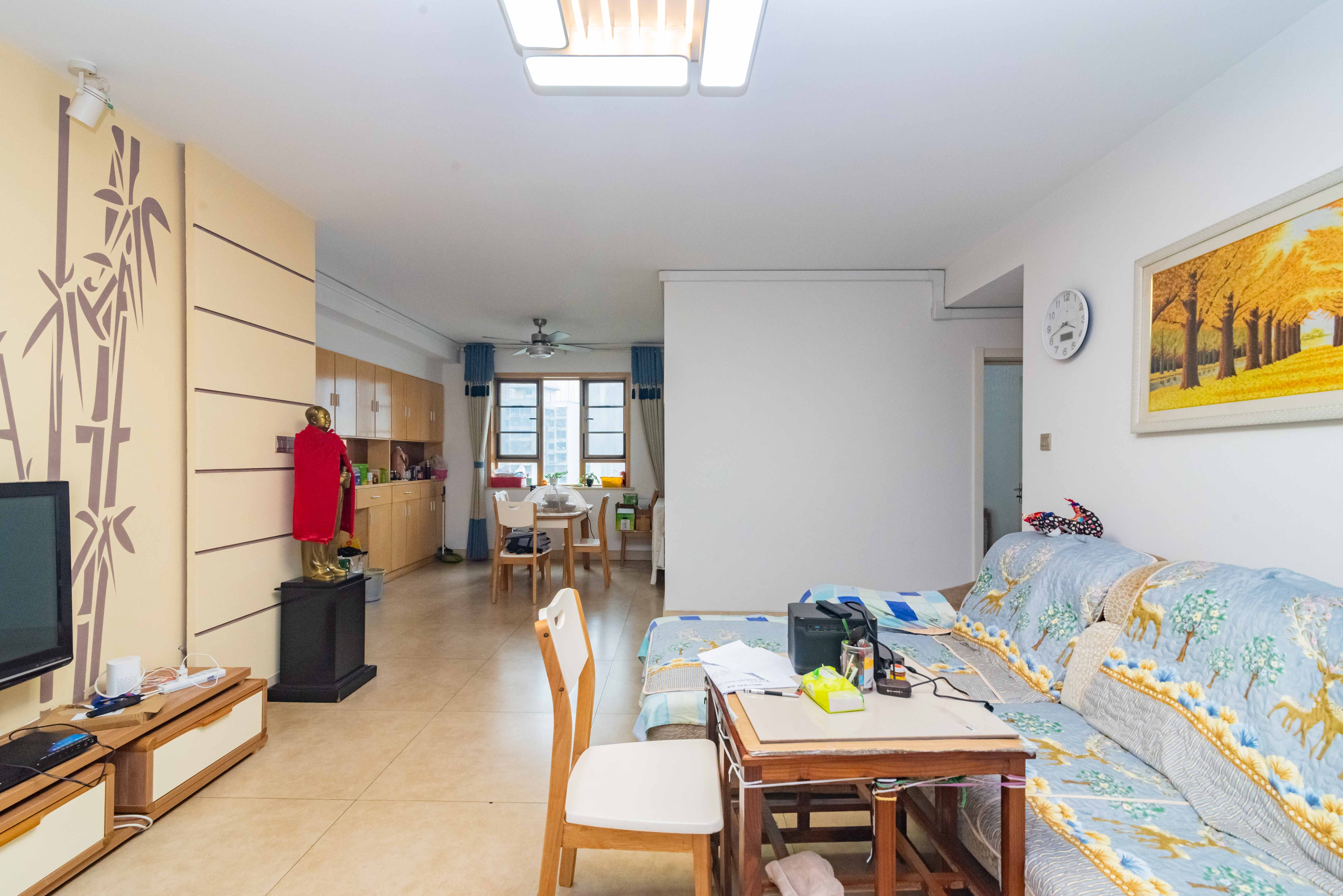 天健芙蓉盛世一期  4室2厅2卫    150.0万 天健芙蓉盛世一期  4室2厅2卫    150.0万客厅