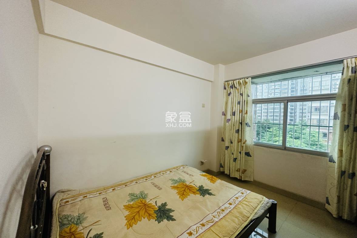 农垦机械厂宿舍  3室2厅1卫    138.0万 农垦机械厂宿舍  3室2厅1卫    138.0万卧室