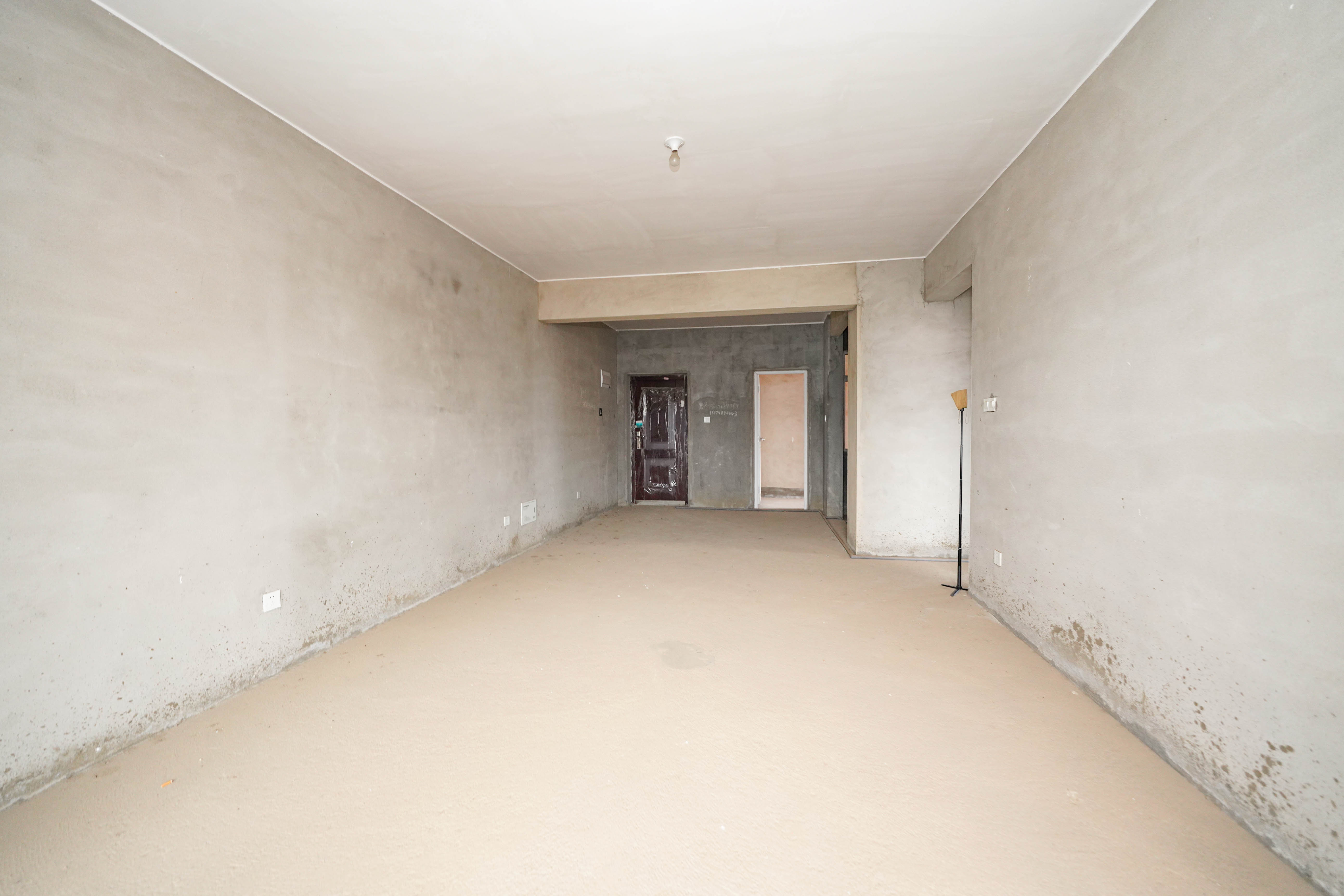 凯富南方鑫城  3室2厅1卫    40.0万 凯富南方鑫城  3室2厅1卫    40.0万客厅