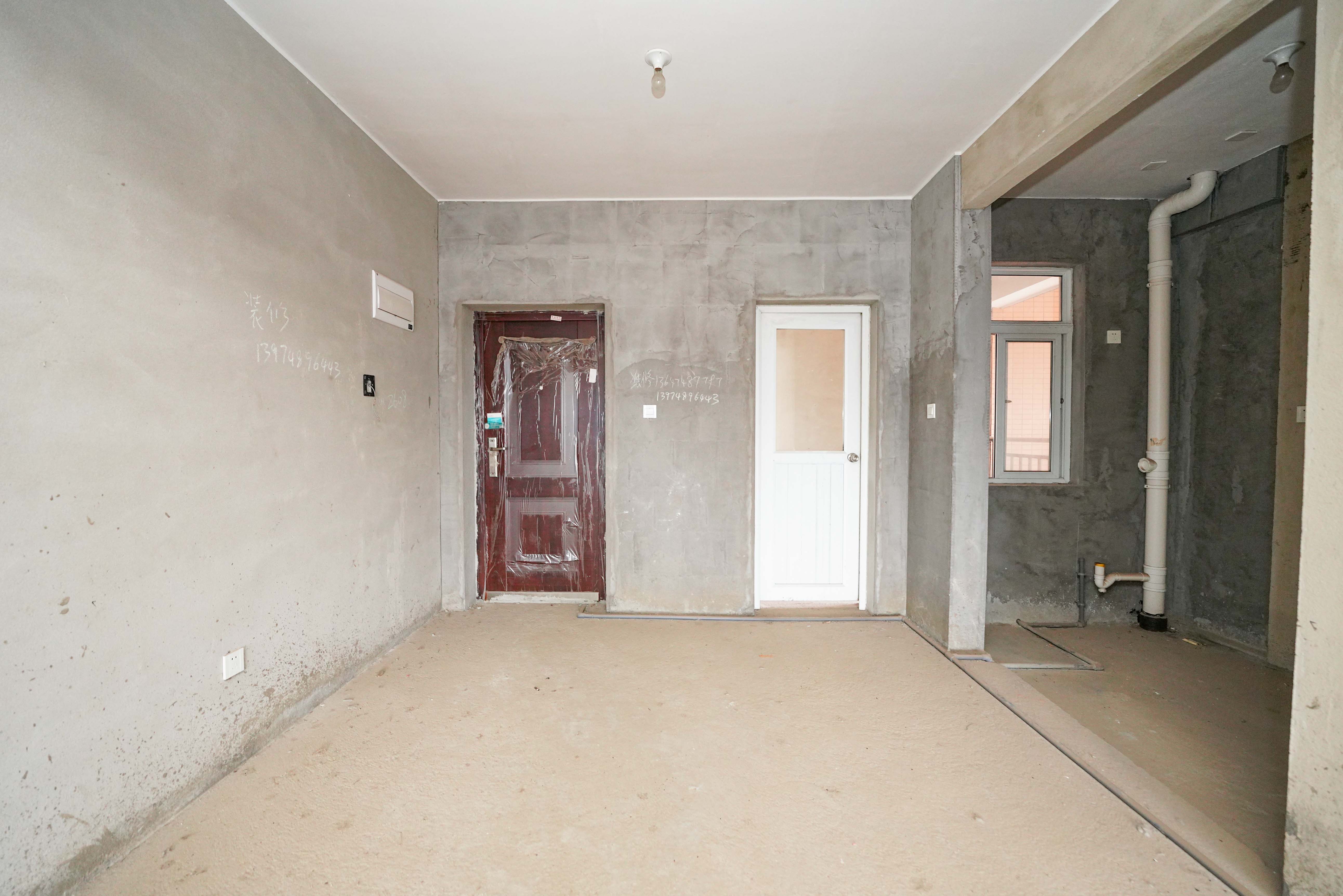 凯富南方鑫城  3室2厅1卫    40.0万 凯富南方鑫城  3室2厅1卫    40.0万客厅