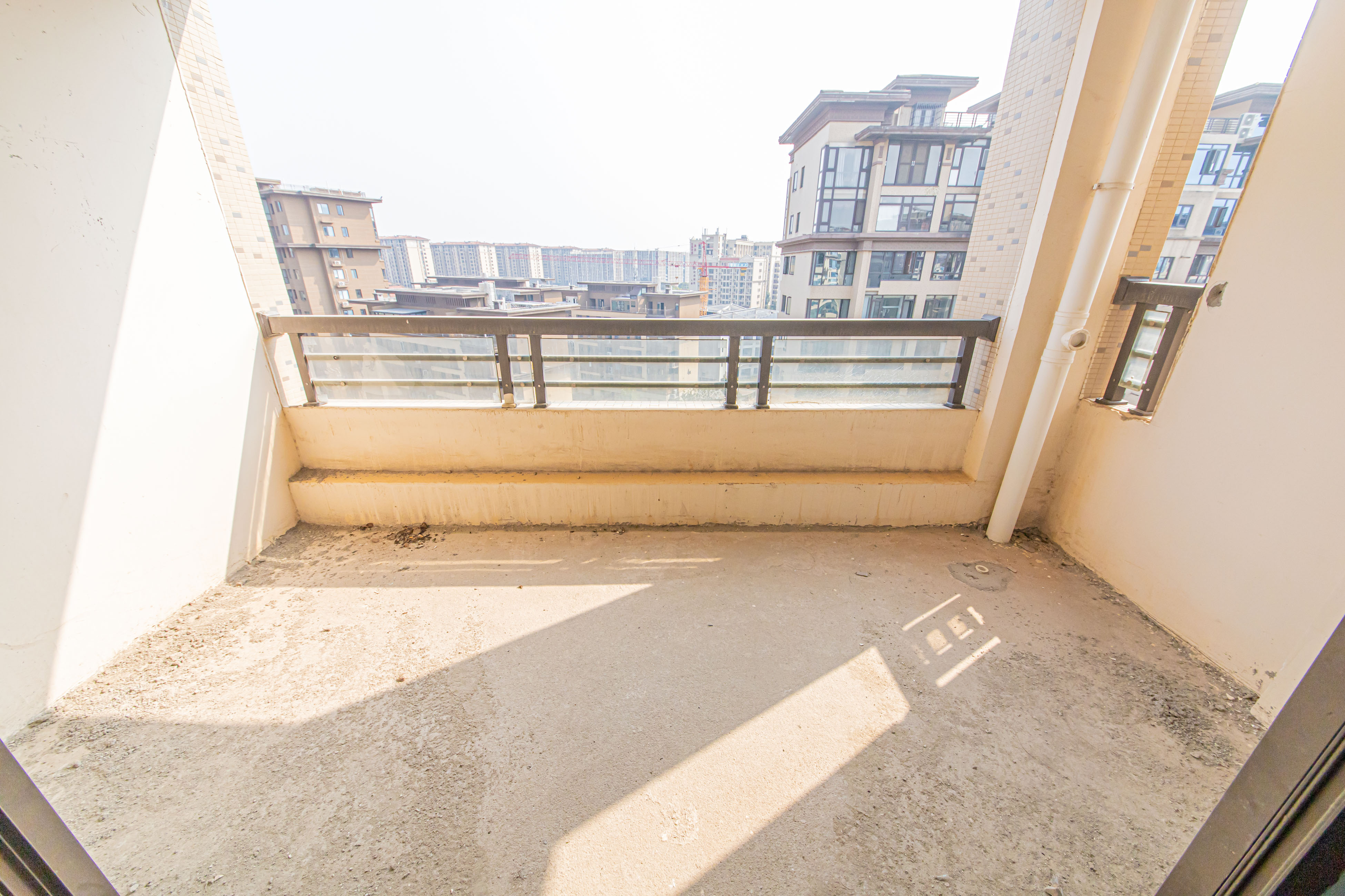 大唐印象一期云海湾 3室2厅2卫 120.00万 大唐印象一期云海湾 3室2厅2卫 120.00万阳台