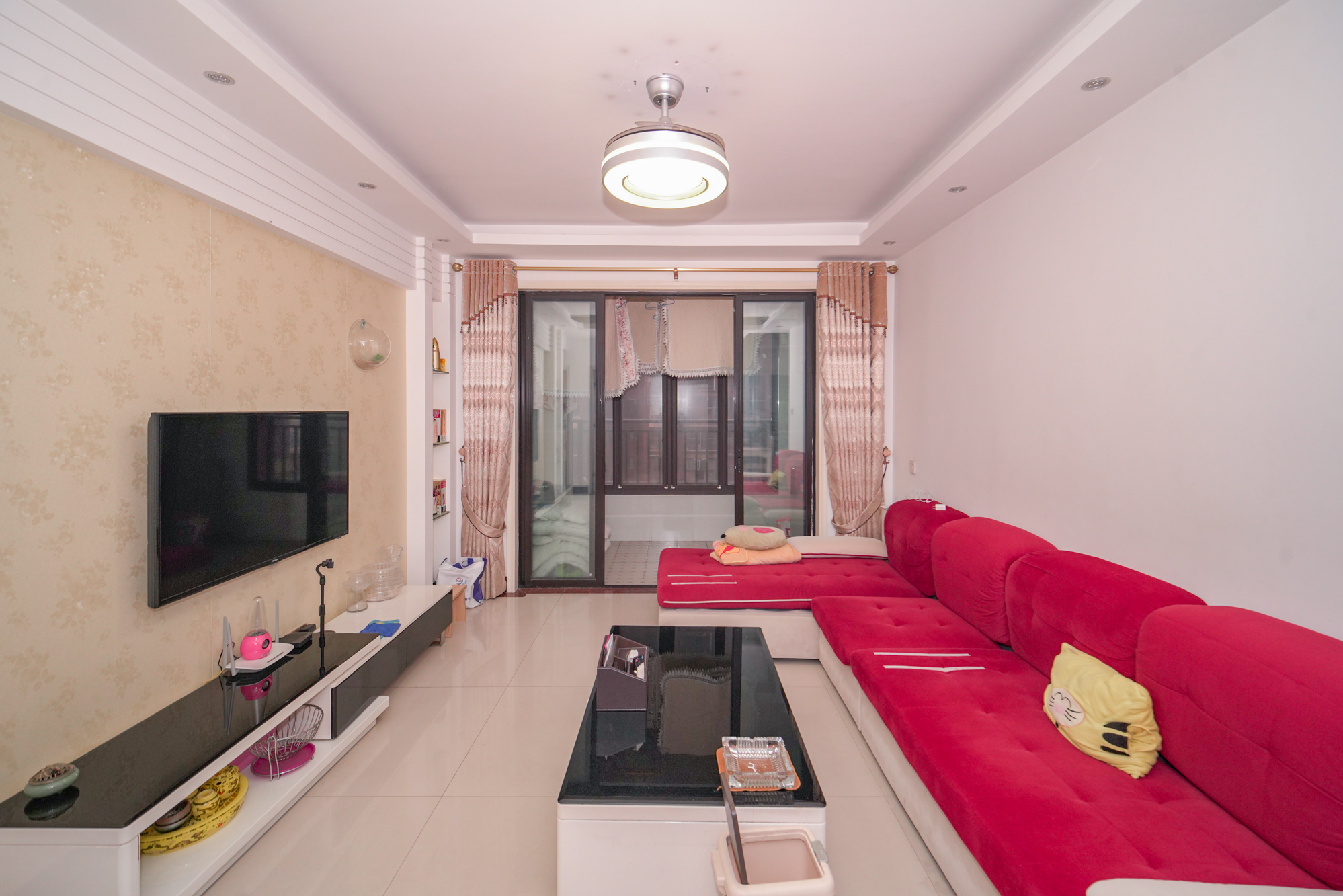 新城国际花都 3室2厅1卫 73.6万 新城国际花都 3室2厅1卫 73.6万客厅