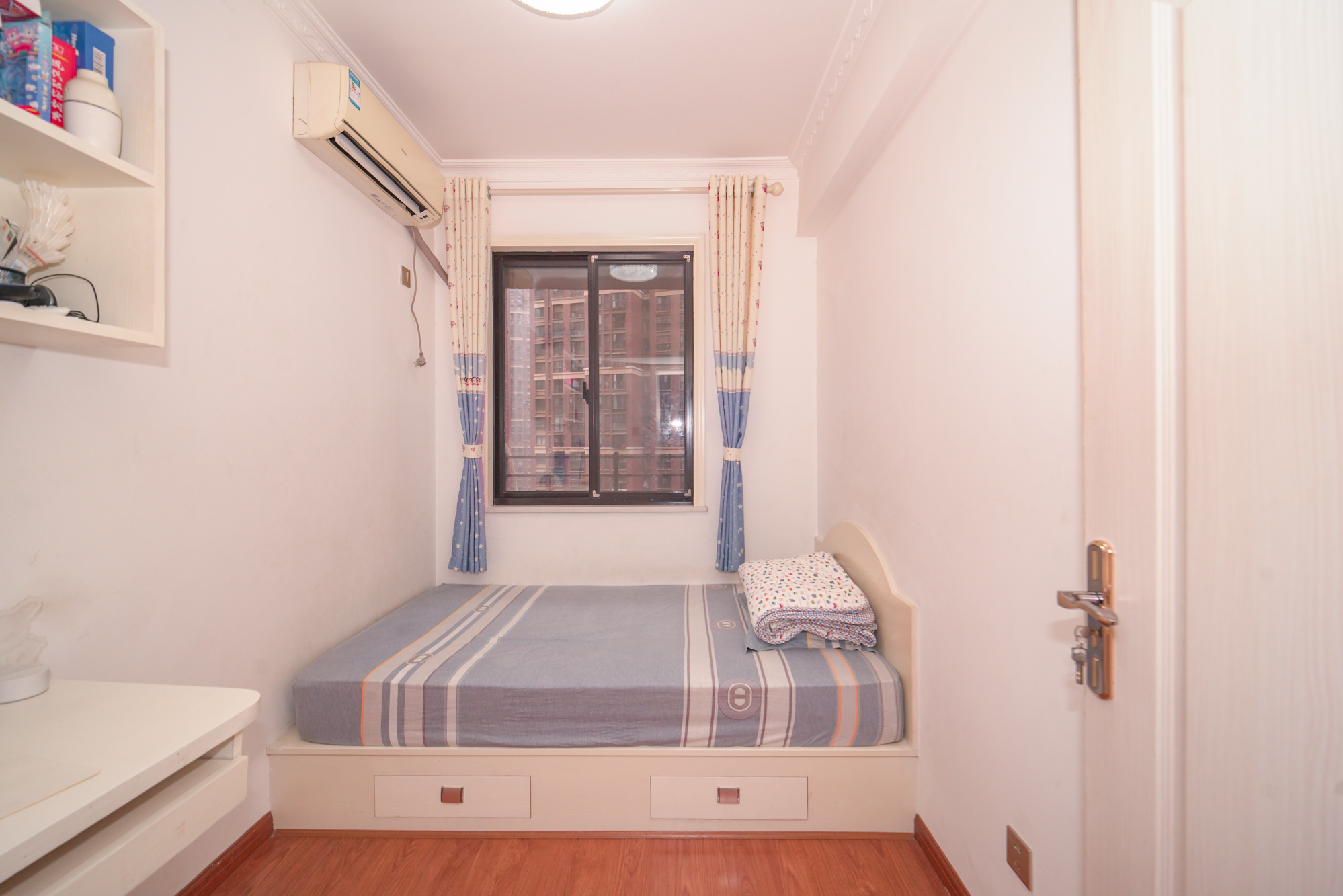 新城国际花都 3室2厅1卫 73.6万 新城国际花都 3室2厅1卫 73.6万卧室