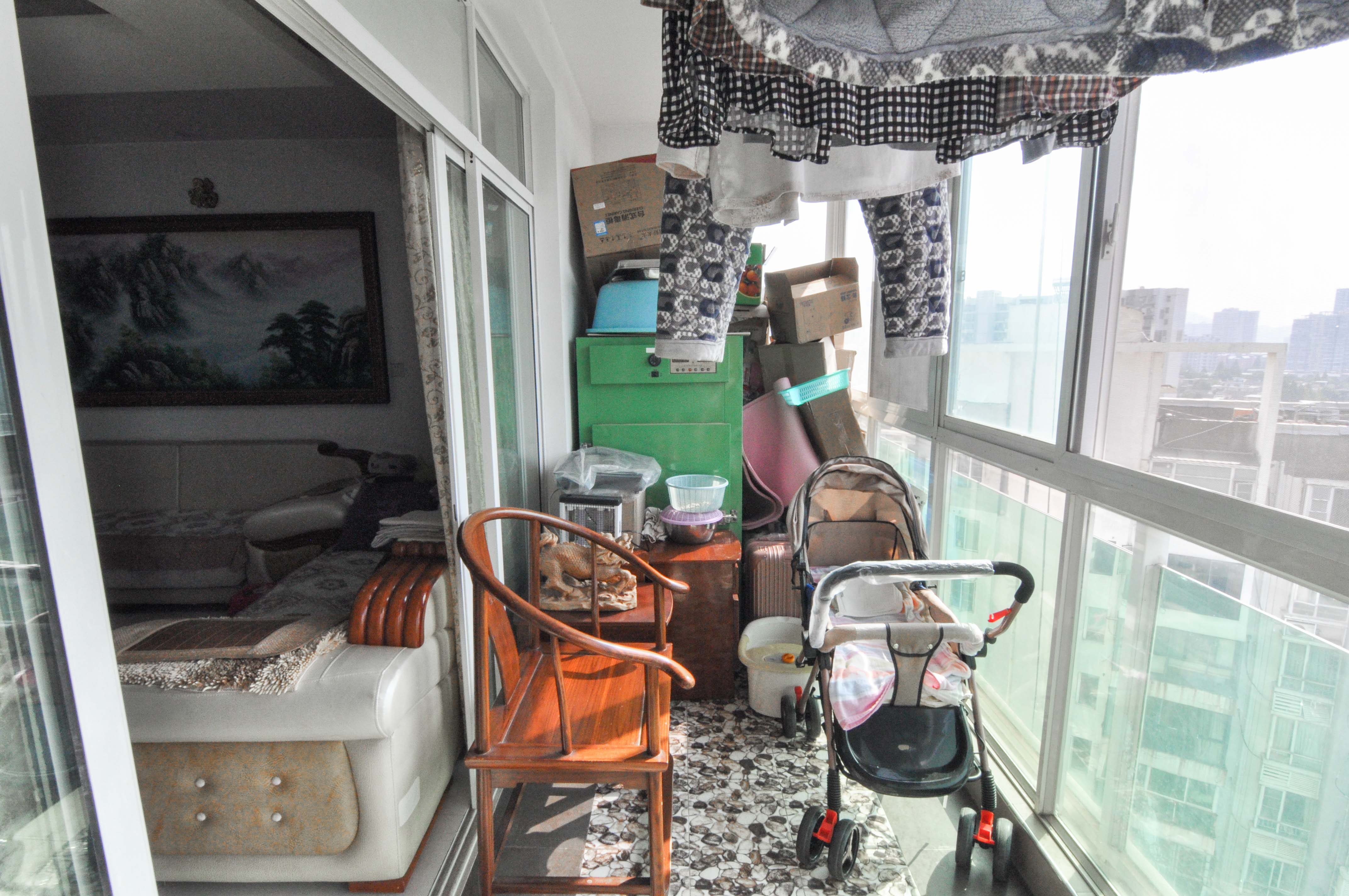 湘麓国际  4室2厅2卫    138.0万 湘麓国际  4室2厅2卫    138.0万卧室