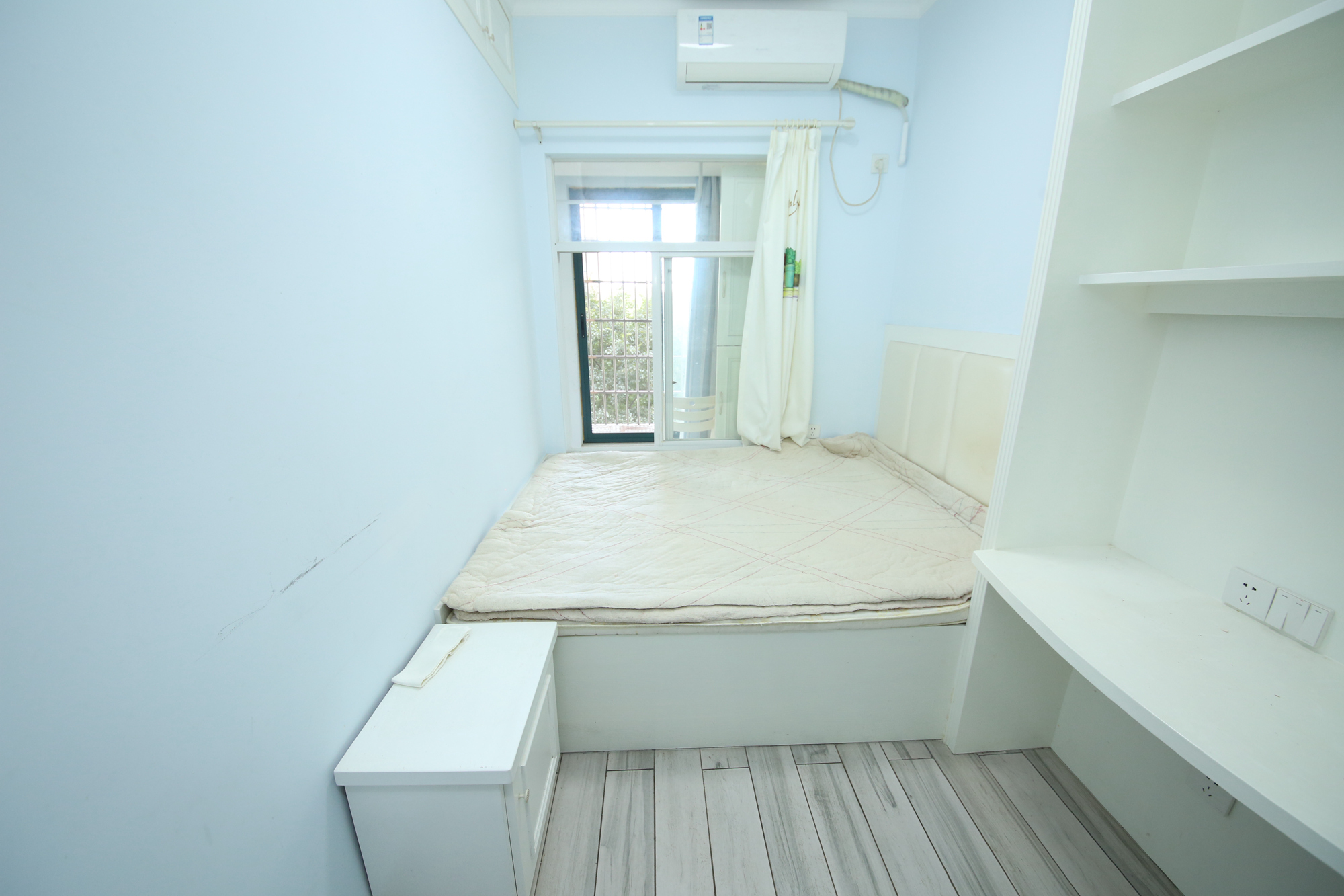 鑫科明珠  2室1厅1卫   42.00万卧室
