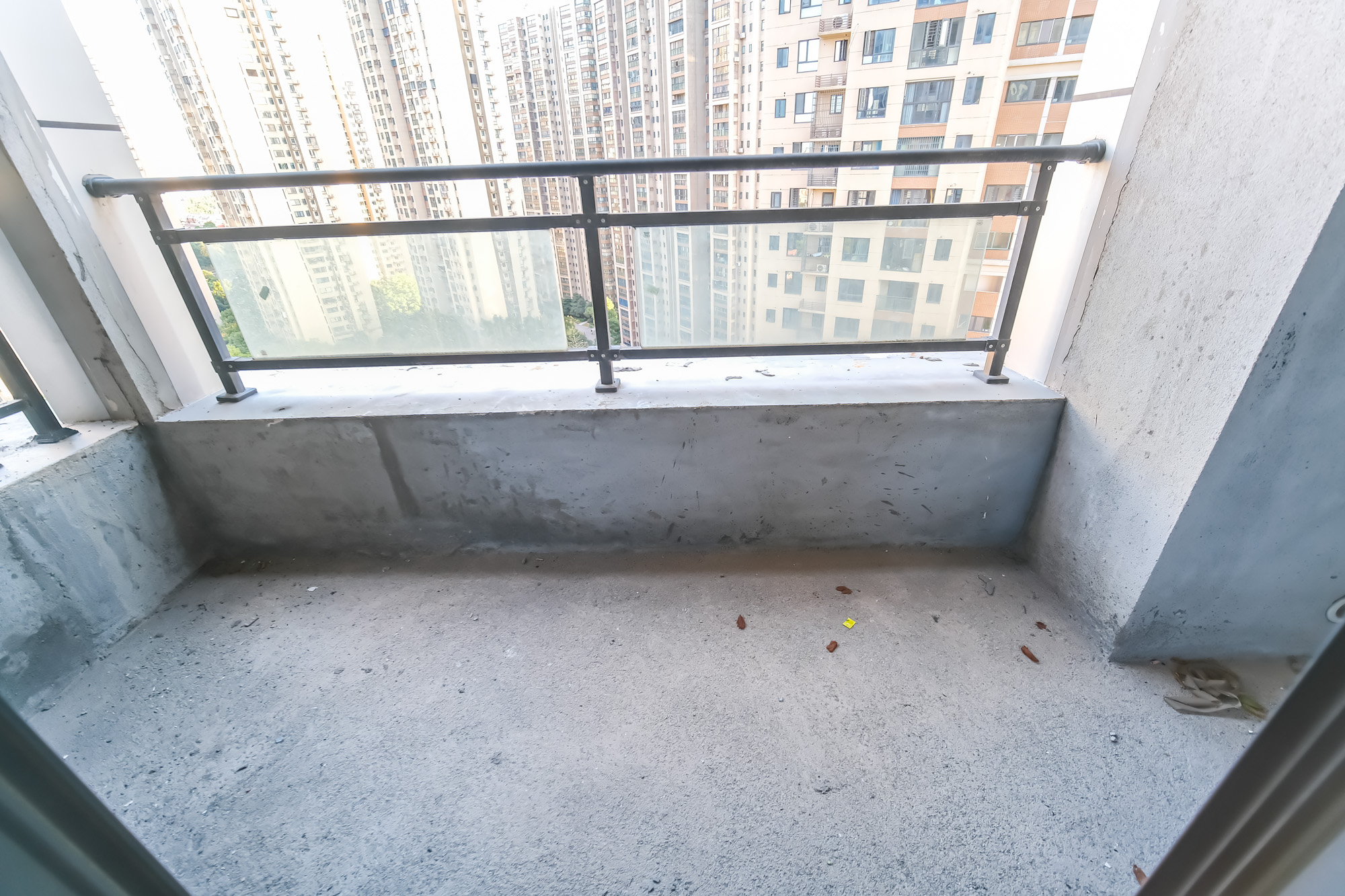 筑梦星园  4室2厅2卫    85.5万阳台