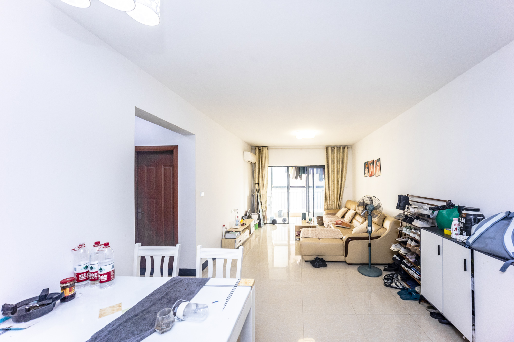 荣盛花语书苑  3室2厅1卫    92.0万 荣盛花语书苑  3室2厅1卫    92.0万客厅