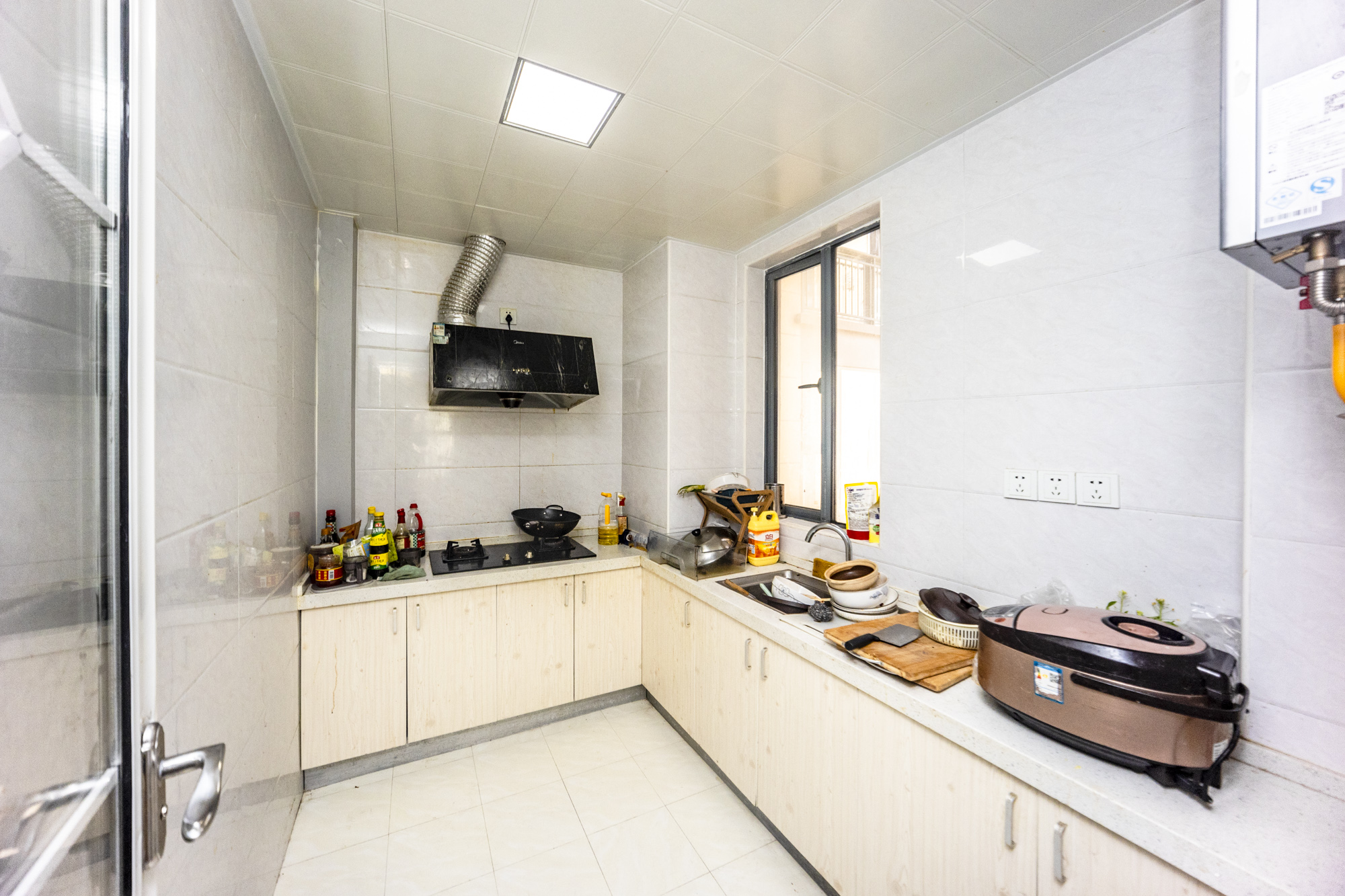 荣盛花语书苑  3室2厅1卫    92.0万 荣盛花语书苑  3室2厅1卫    92.0万厨房