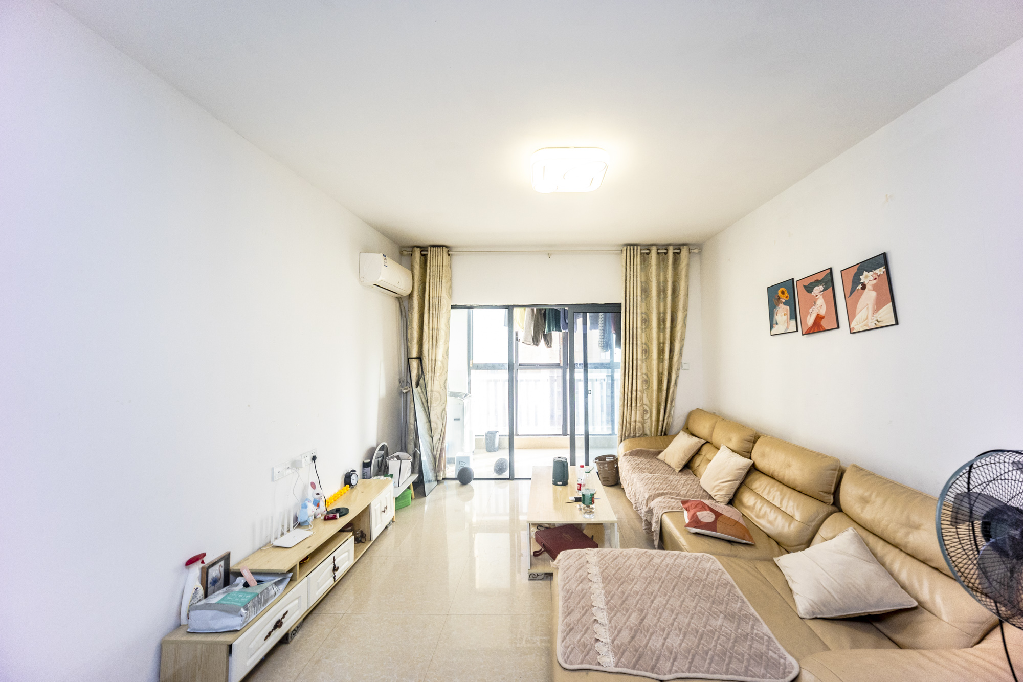 荣盛花语书苑  3室2厅1卫    92.0万 荣盛花语书苑  3室2厅1卫    92.0万客厅