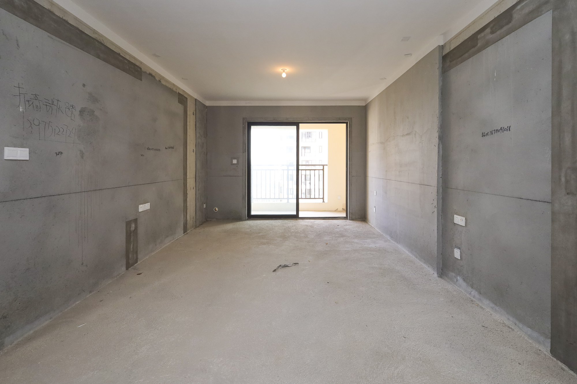 恒基旭辉湖山赋  4室2厅2卫    99.0万客厅