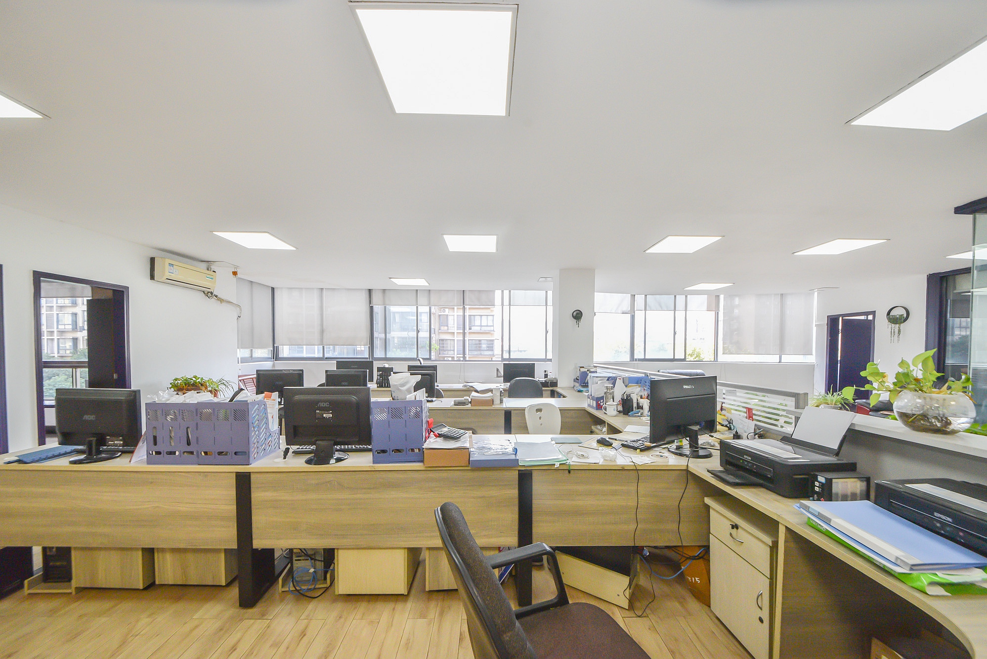 梓园花苑  9室2厅4卫    325.5万 梓园花苑  9室2厅4卫    325.5万客厅