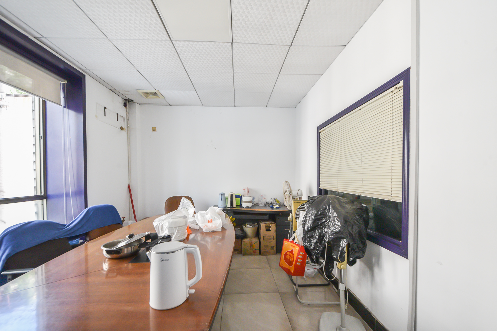 梓园花苑  9室2厅4卫    325.5万 梓园花苑  9室2厅4卫    325.5万卧室