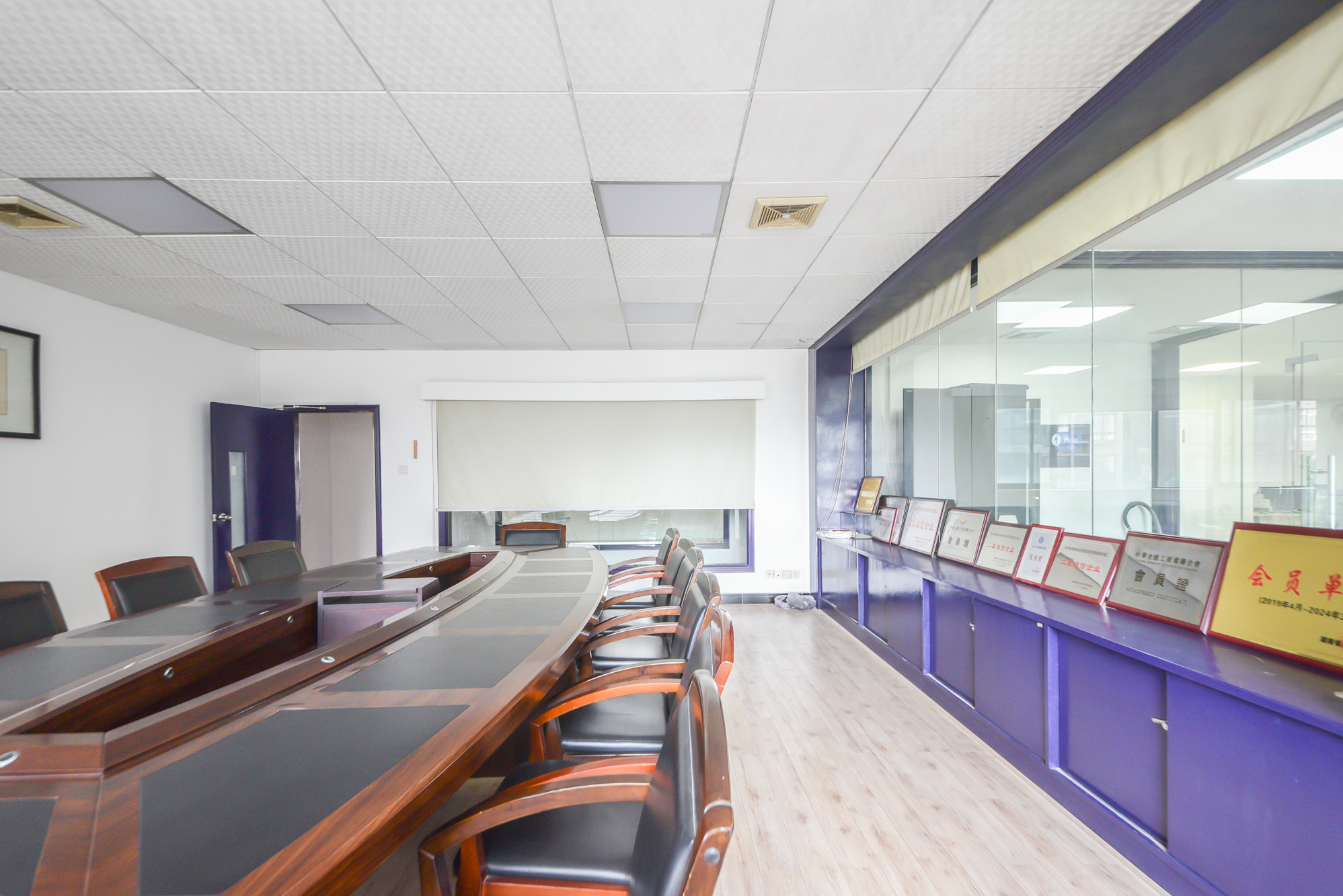 梓园花苑  9室2厅4卫    325.5万 梓园花苑  9室2厅4卫    325.5万卧室