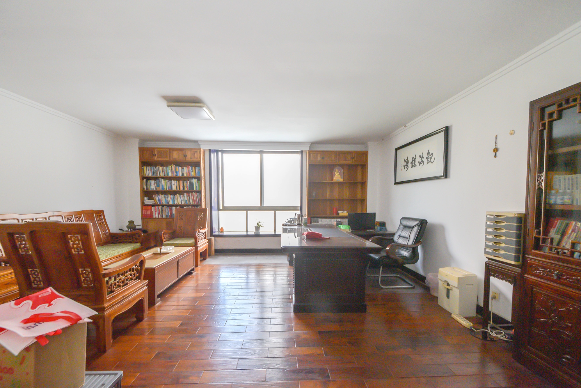 梓园花苑  9室2厅4卫    325.5万 梓园花苑  9室2厅4卫    325.5万卧室