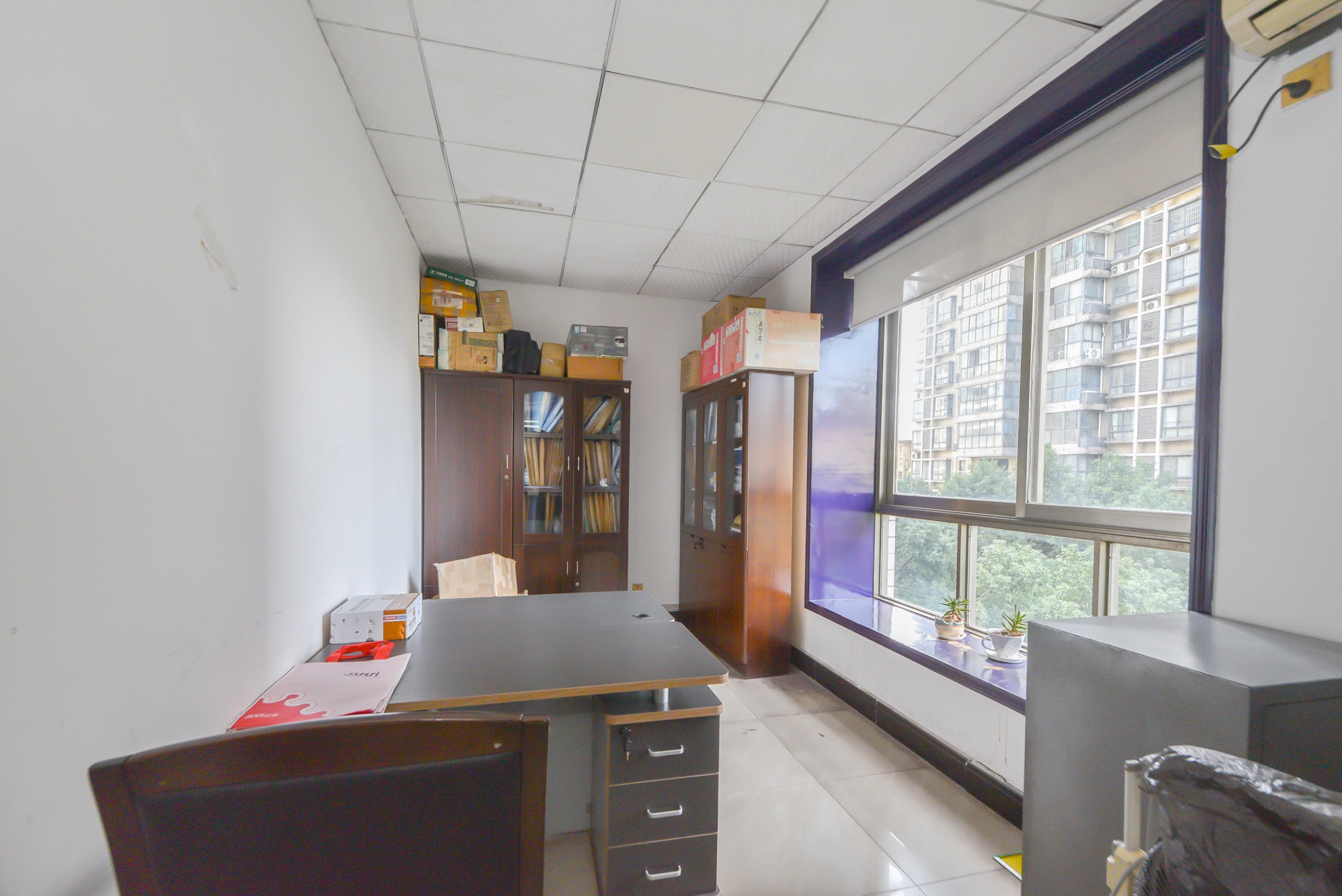 梓园花苑  9室2厅4卫    325.5万 梓园花苑  9室2厅4卫    325.5万卧室