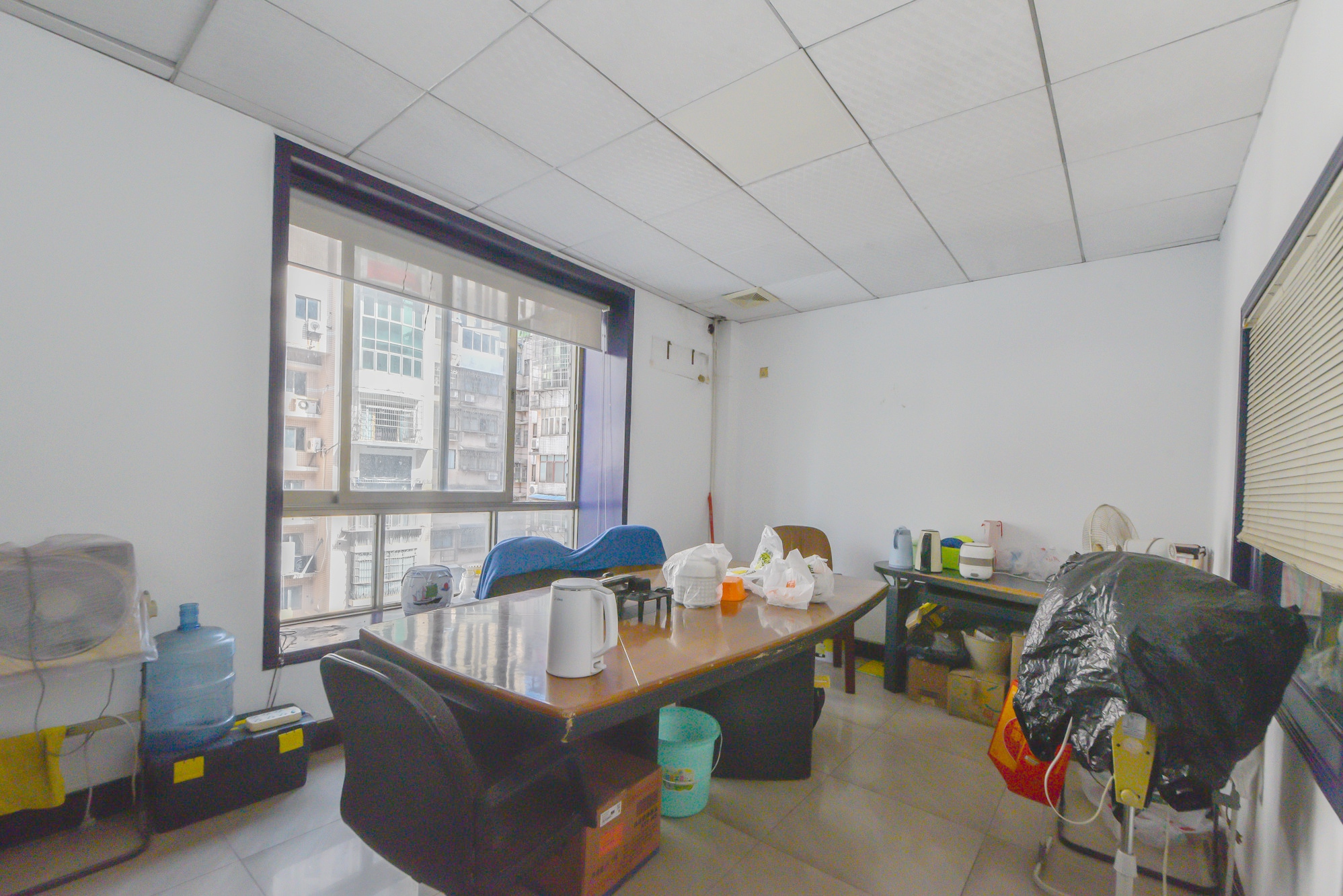 梓园花苑  9室2厅4卫    325.5万 梓园花苑  9室2厅4卫    325.5万卧室