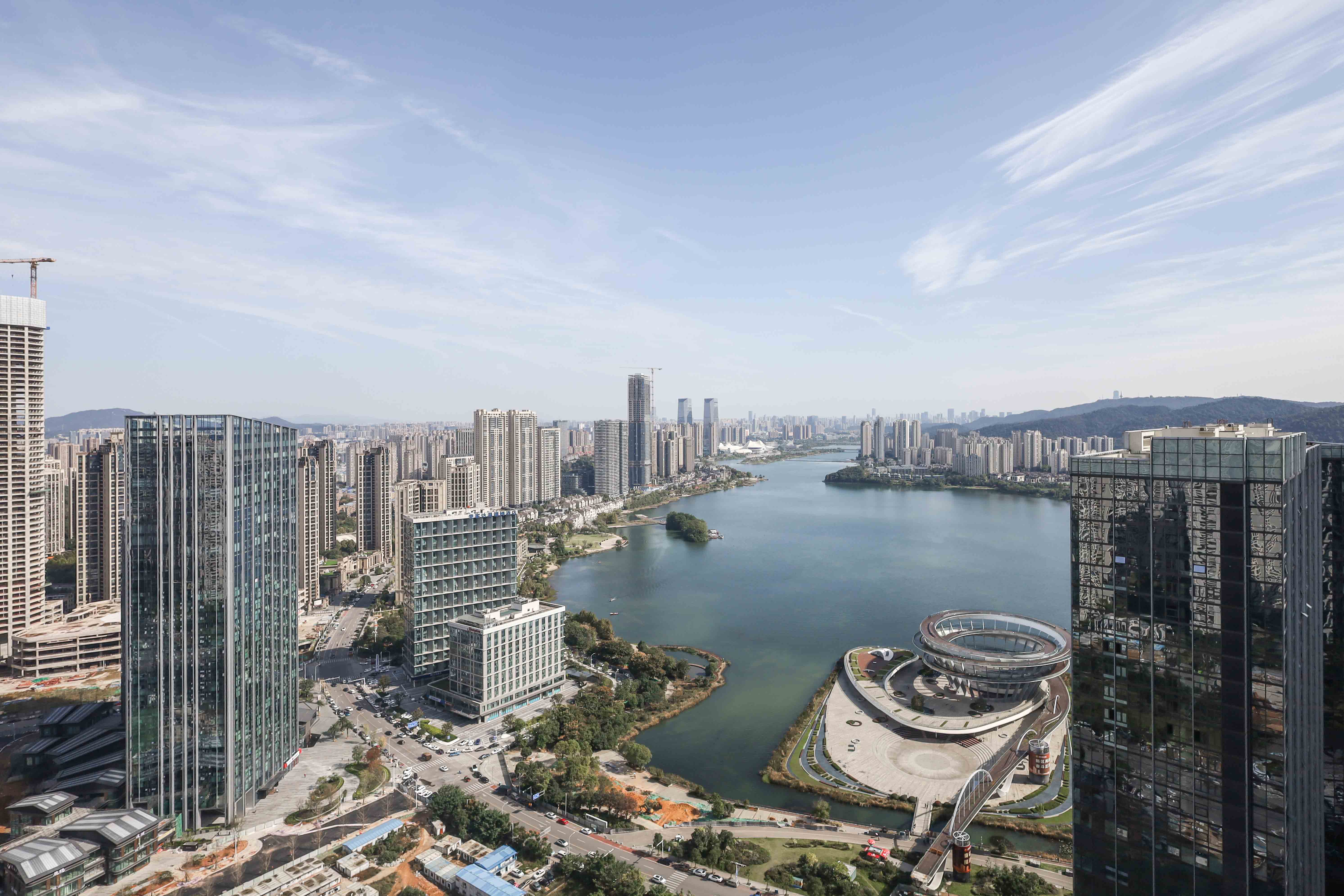 正荣梅溪紫阙台  4室2厅4卫   610.00万阳台