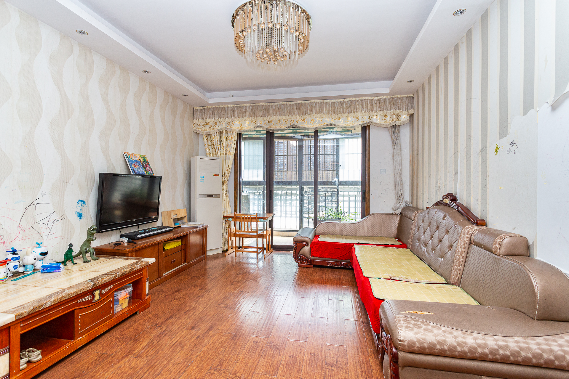 南山苏迪亚诺  3室2厅2卫    88.0万客厅