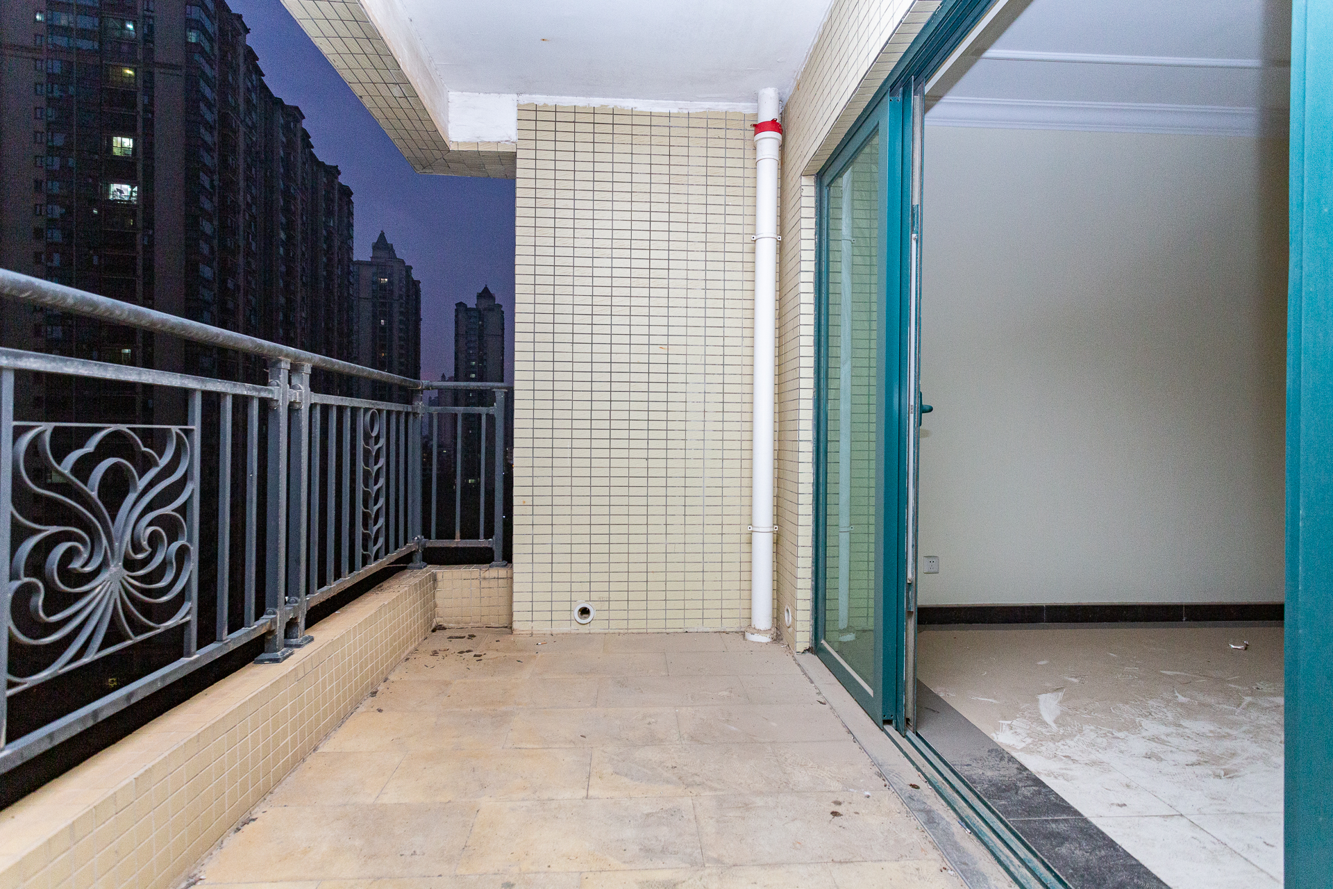 恒大名都 3室2厅2卫 81.0万 恒大名都 3室2厅2卫 81.0万阳台