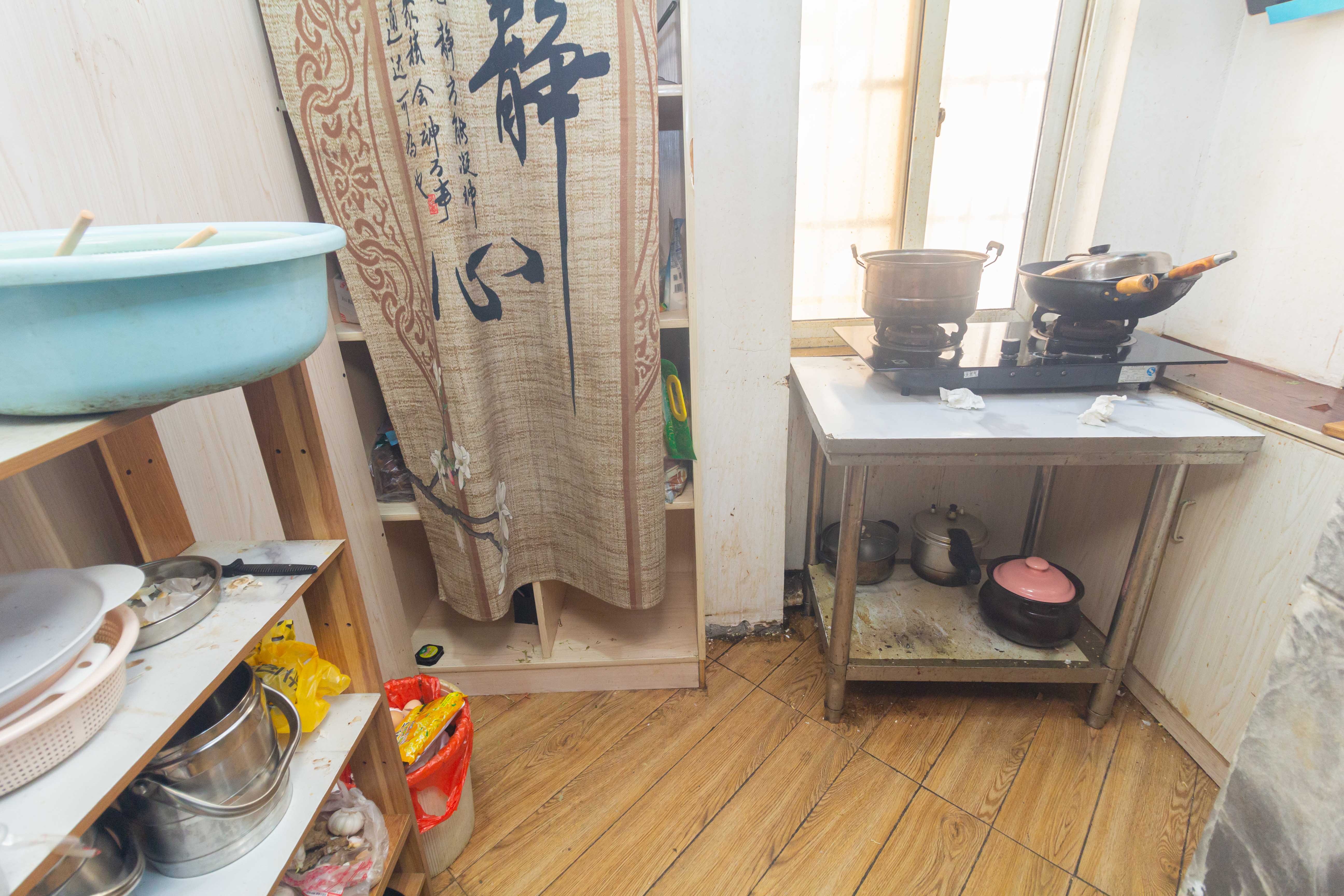 昌和商业中心/昌和国际  4室2厅2卫   85.00万厨房