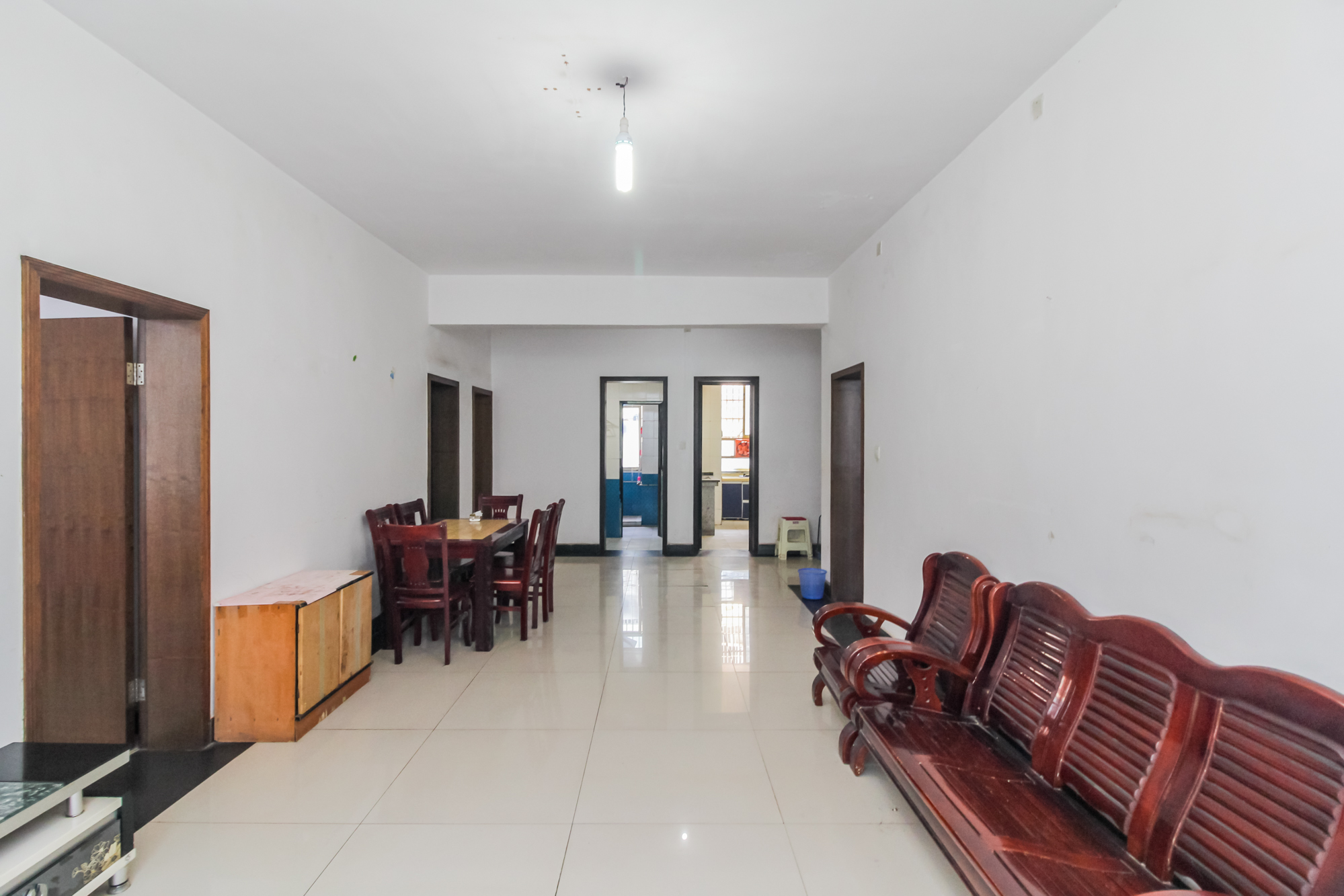 泉塘小区  3室3厅1卫    340.0万 泉塘小区  3室3厅1卫    340.0万