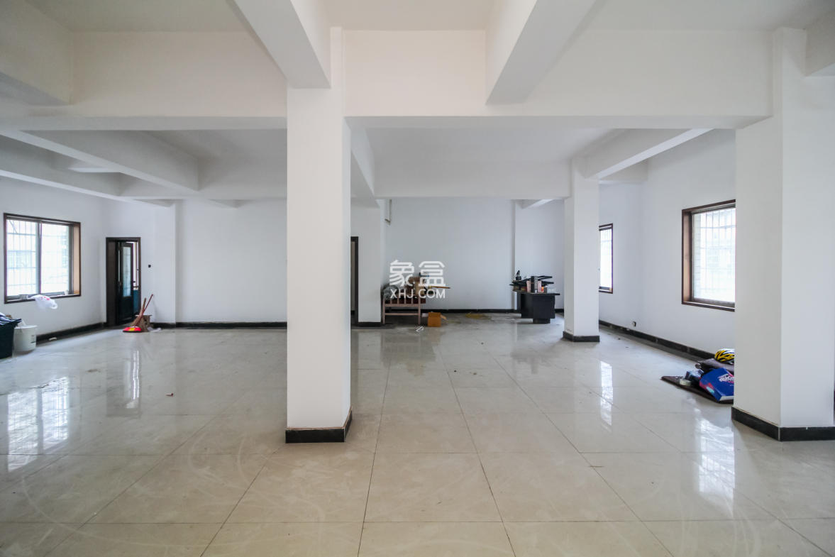 泉塘小区  3室3厅1卫    340.0万 泉塘小区  3室3厅1卫    340.0万客厅