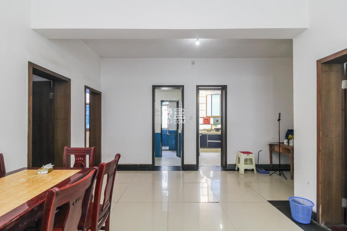 泉塘小区  3室3厅1卫    340.0万 泉塘小区  3室3厅1卫    340.0万其他