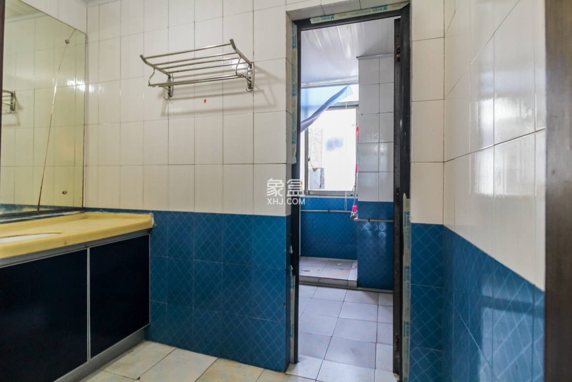 泉塘小区  3室3厅1卫    340.0万 泉塘小区  3室3厅1卫    340.0万卫生间