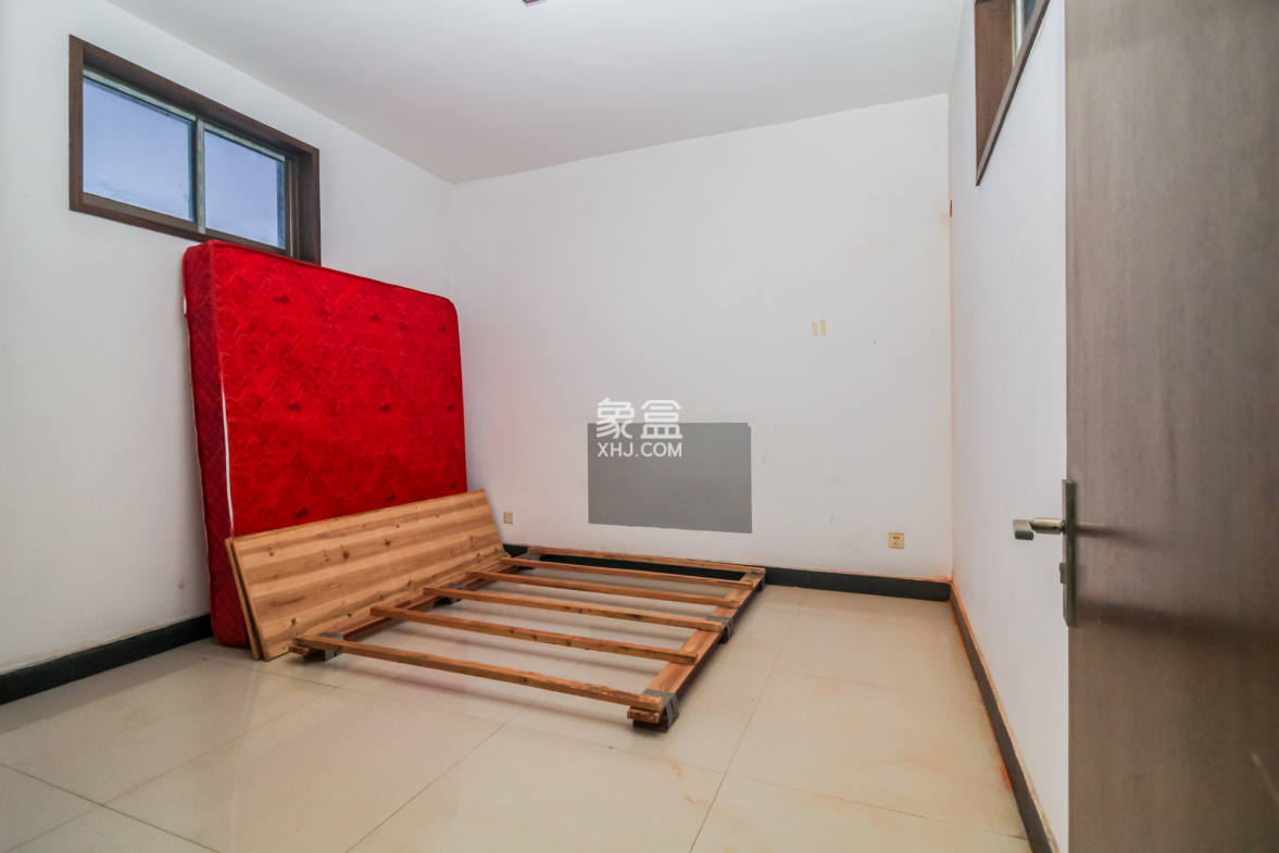 泉塘小区  3室3厅1卫    340.0万 泉塘小区  3室3厅1卫    340.0万卧室