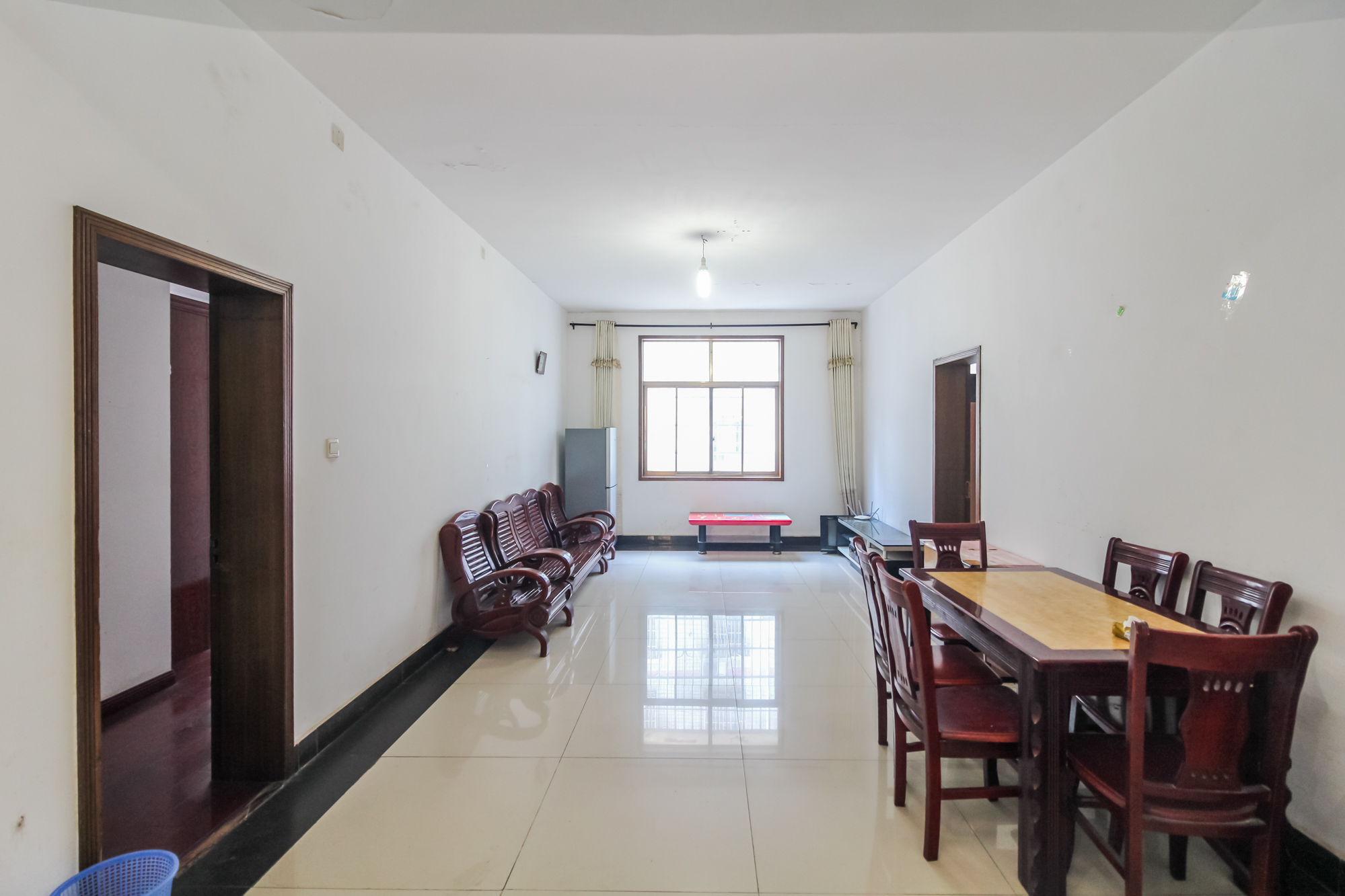 泉塘小区  3室3厅1卫    325.0万 泉塘小区  3室3厅1卫    325.0万客厅