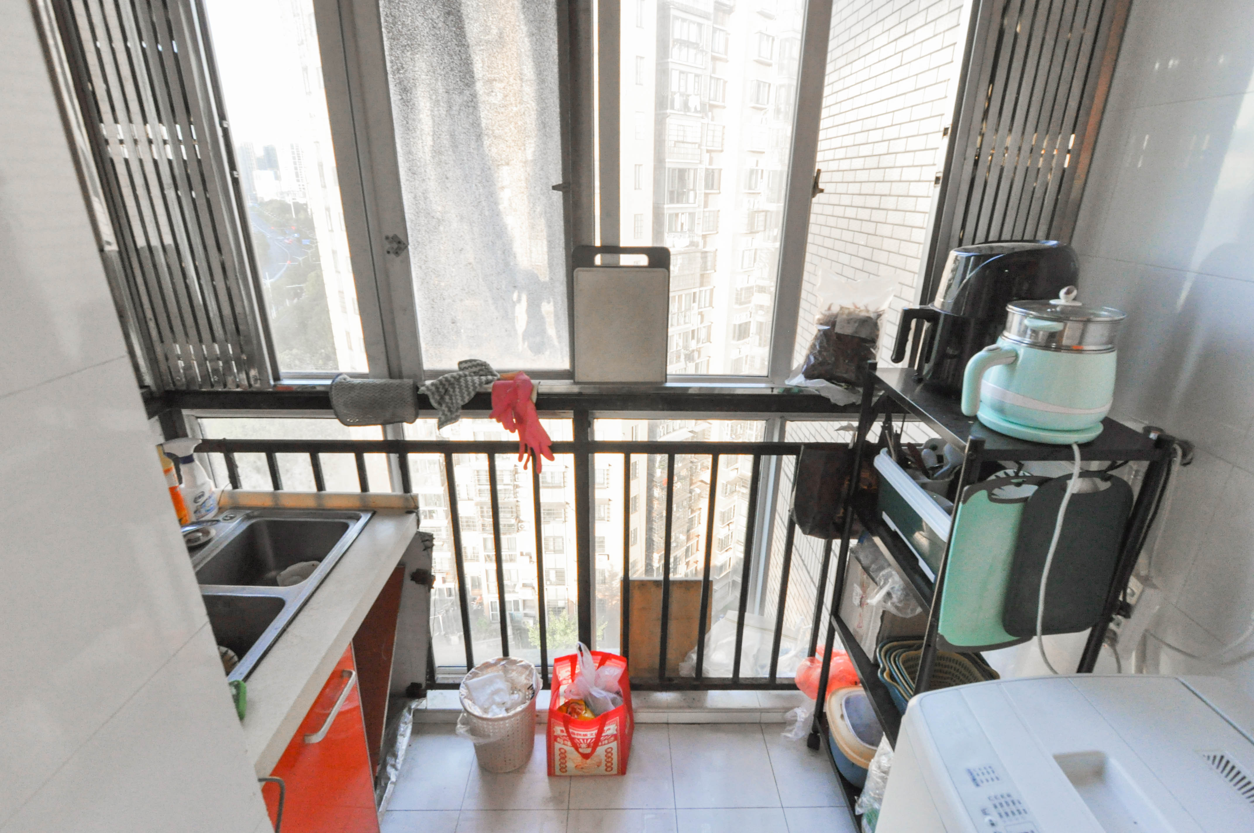 龙王港社区  3室2厅1卫   96.00万厨房