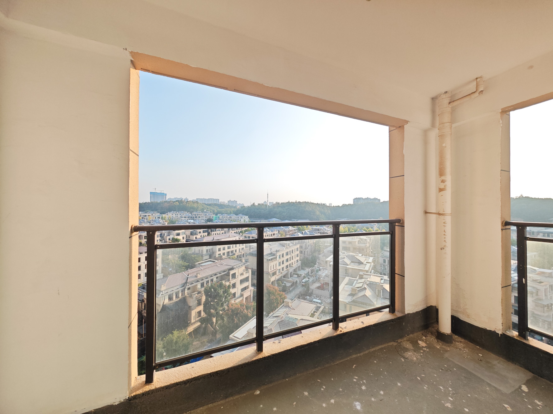 长房半岛蓝湾(观山月) 5室2厅2卫 157.0万 长房半岛蓝湾(观山月) 5室2厅2卫 157.0万其他