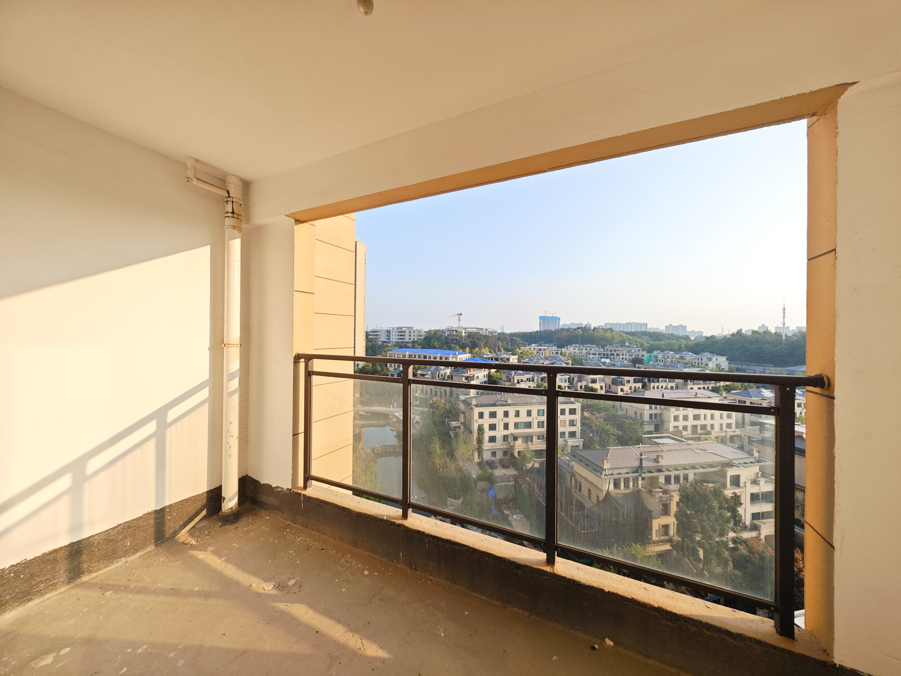 长房半岛蓝湾(观山月) 5室2厅2卫 157.0万 长房半岛蓝湾(观山月) 5室2厅2卫 157.0万其他