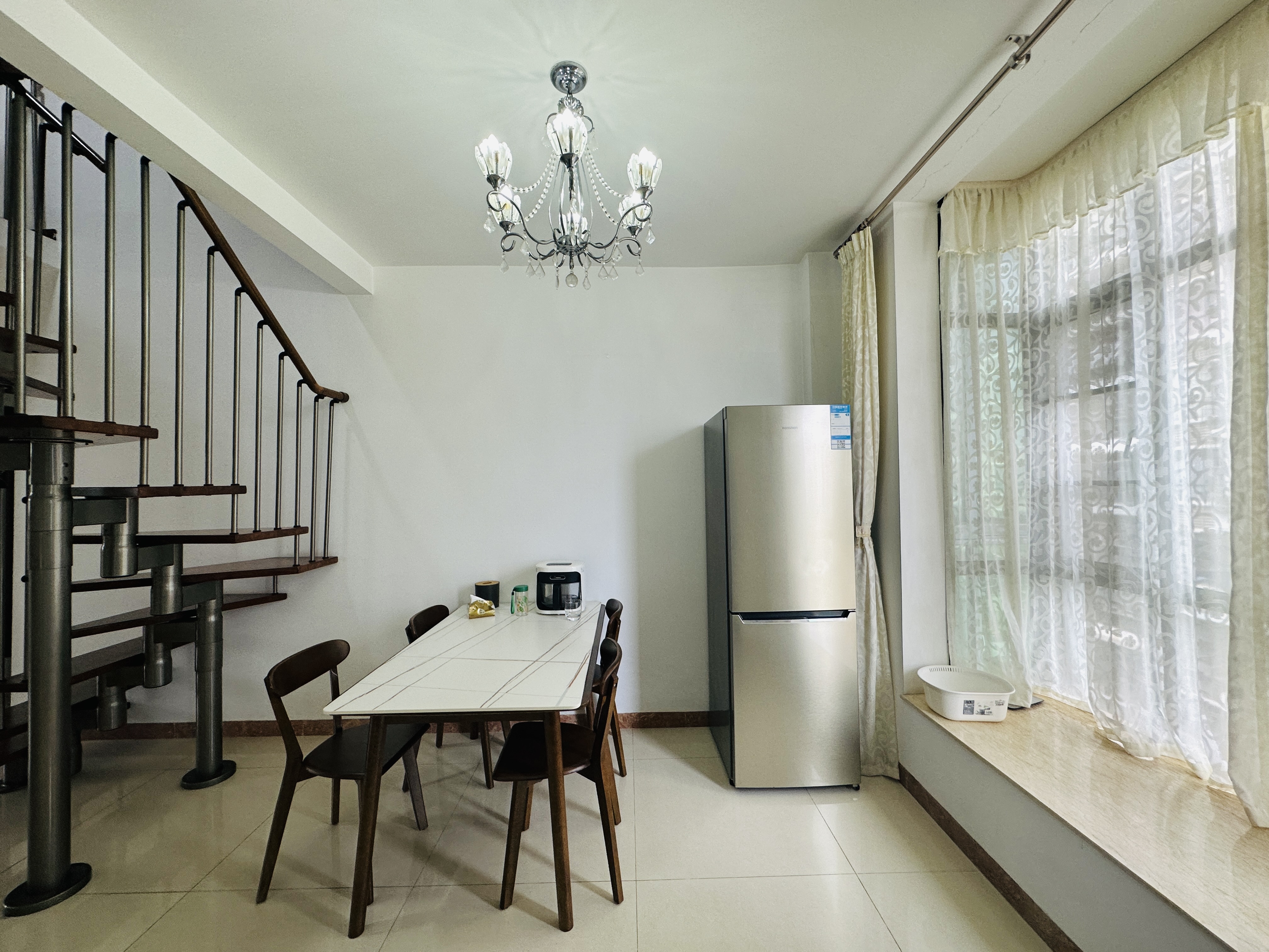 铭盛檀香洲  3室2厅2卫    136.0万 铭盛檀香洲  3室2厅2卫    136.0万客厅