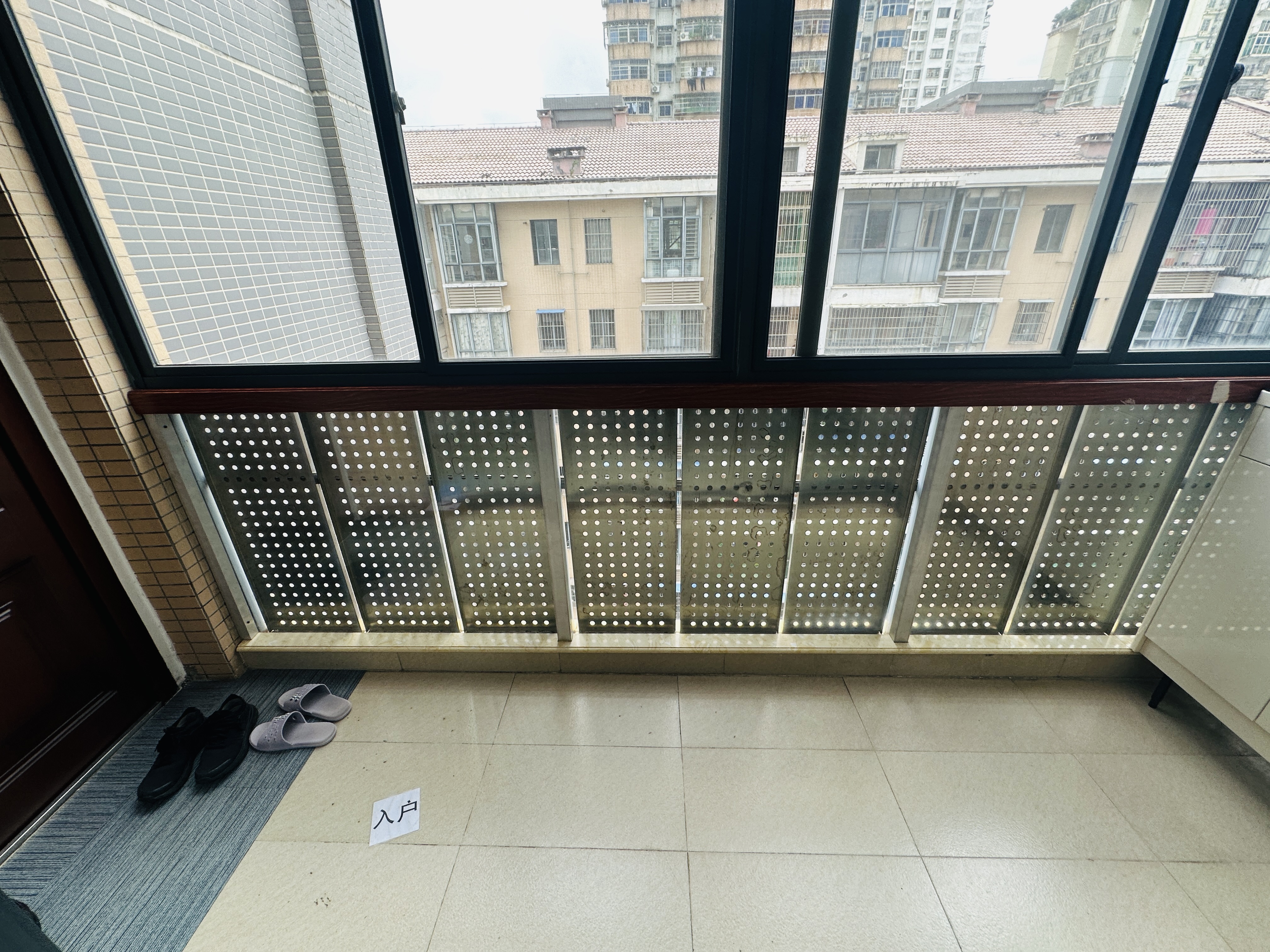 铭盛檀香洲  3室2厅2卫    136.0万 铭盛檀香洲  3室2厅2卫    136.0万阳台